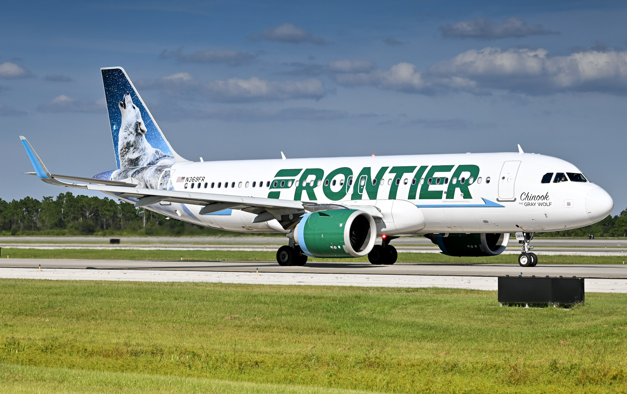 Full size: Frontier Airlines Airbus A320NEO N369FR at Orlando International Airport