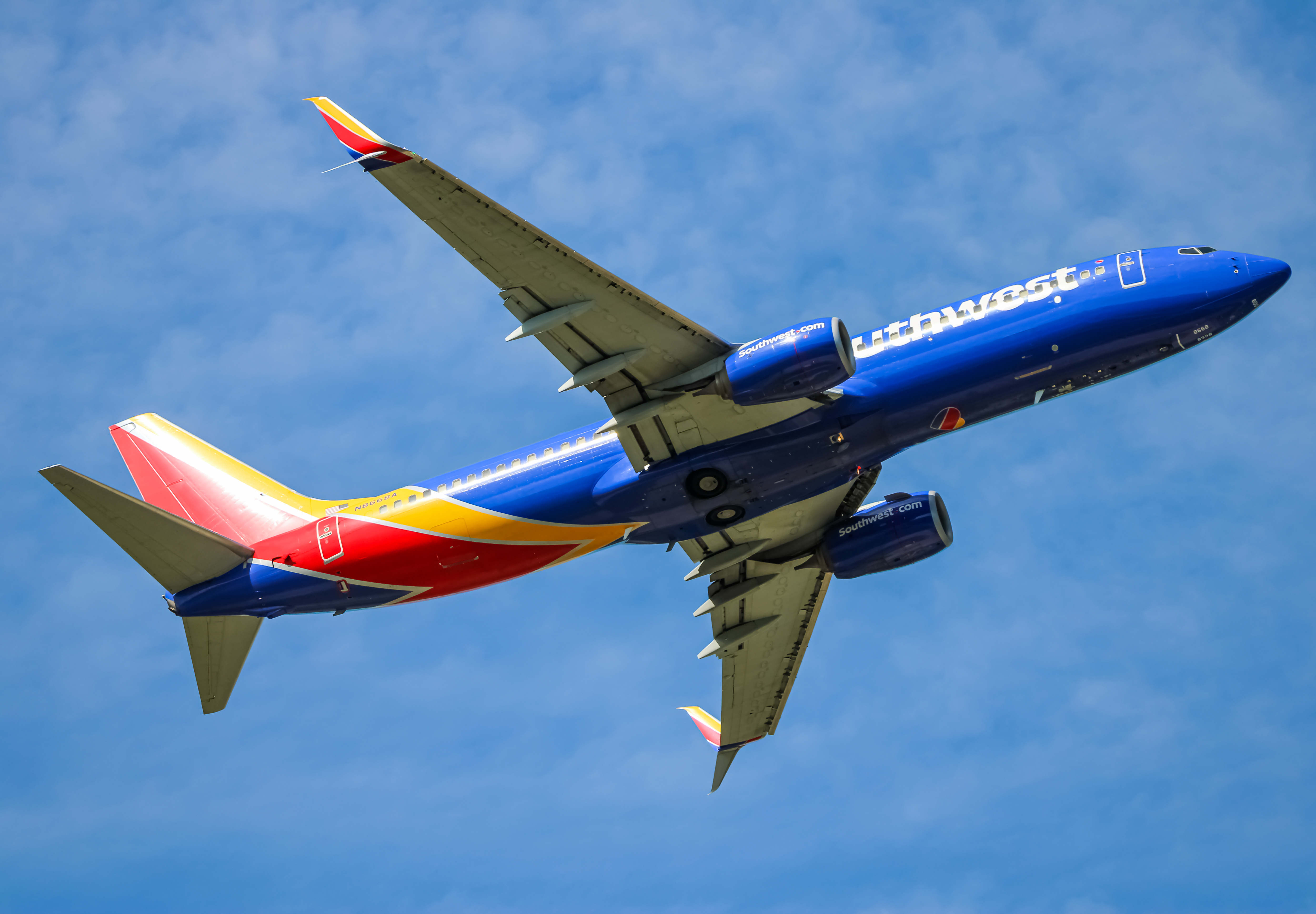 Full size: Southwest Airlines Boeing 737-800 N8668A at Baltimore/Washington International Thurgood Marshall Airport
