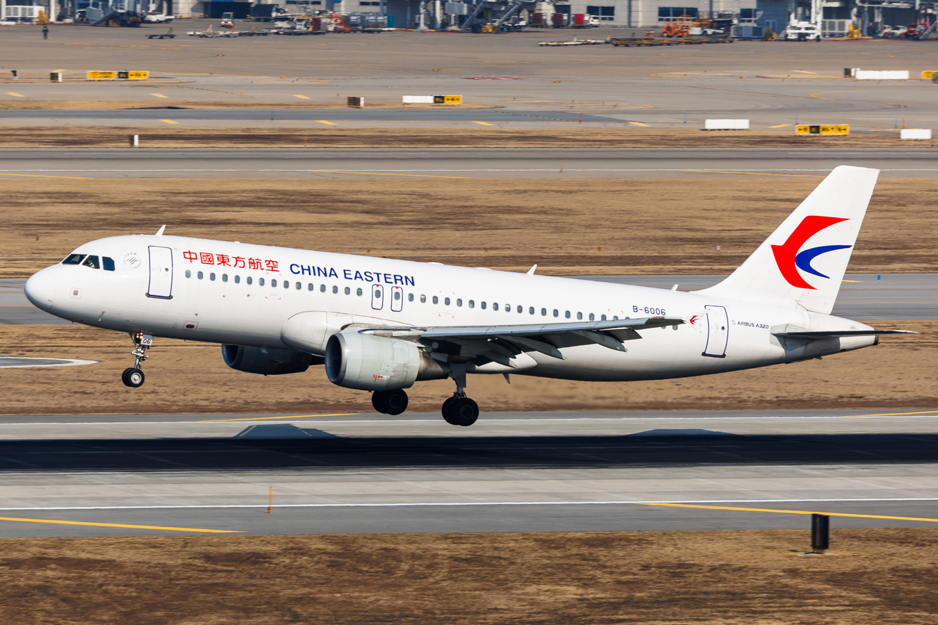 Full size: China Eastern Airlines Airbus A320 B-6006 at Seoul-Incheon International Airport