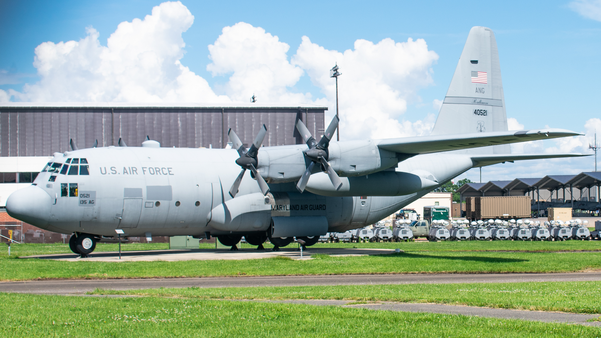 Full size: Maryland Air Guard Lockheed C130 Hercules 64-0521 at Martin State Airport