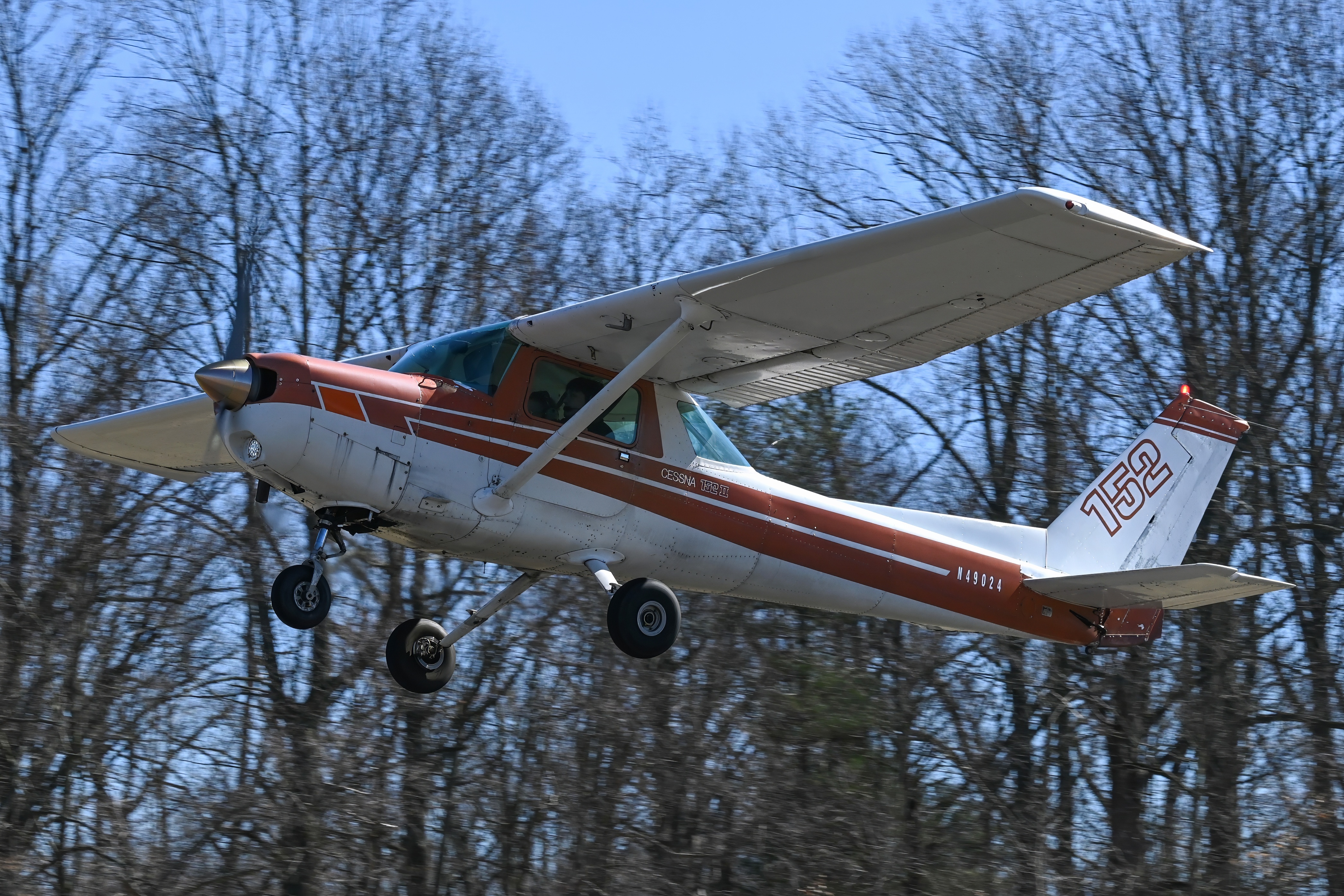 Full size: PRIVATE Cessna 152 N49024 at Flying W Airport