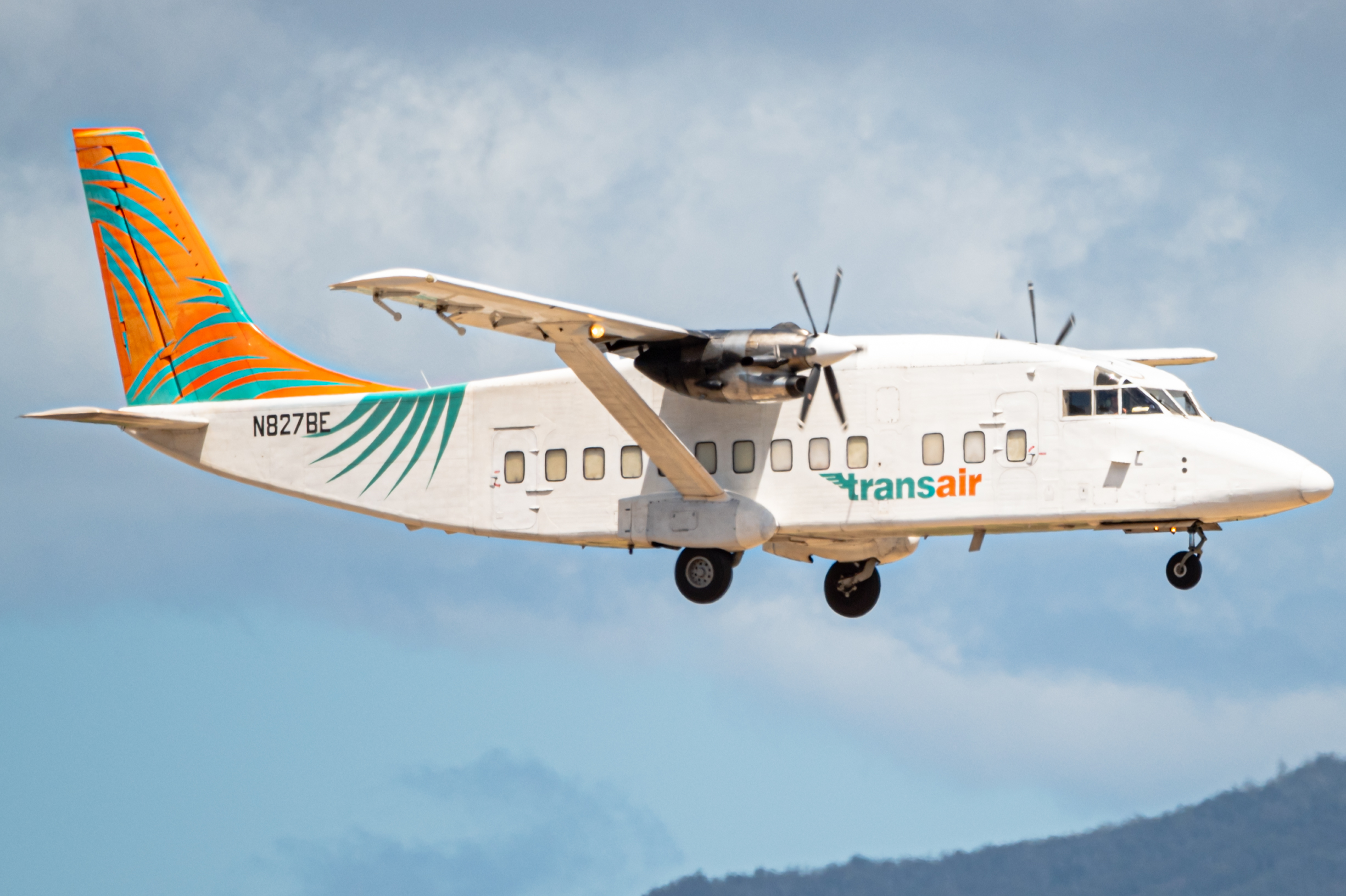 Full size: TransAir Shorts SH-360 N827BE at Daniel K Inouye International Airport