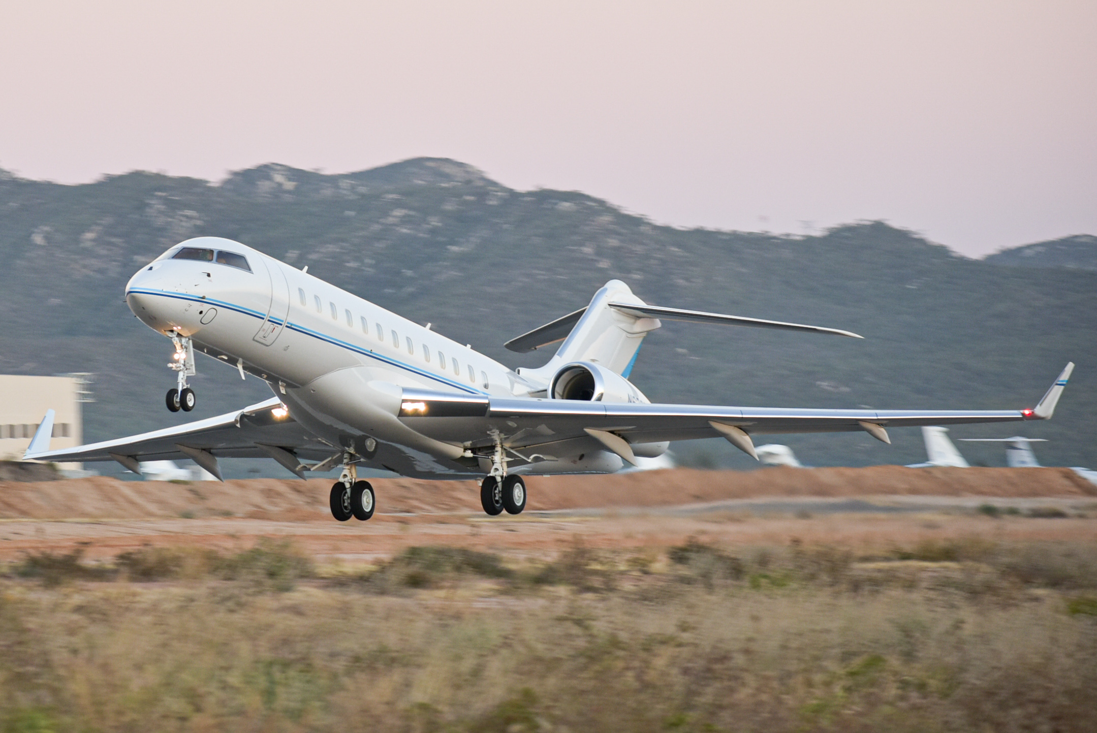 Full size: PRIVATE Bombardier Global 6000 N620SY at Aeropuerto de Cabo San Lucas Internacional