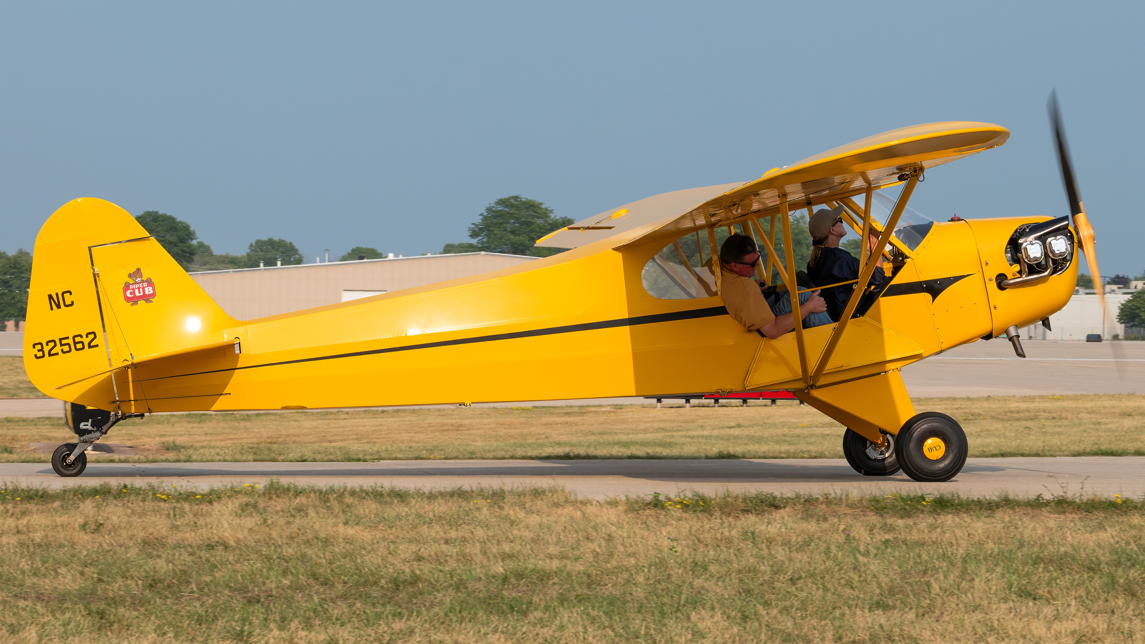 Full size: PRIVATE Piper J-3 Cub NC32562 at Wittman Regional Airport