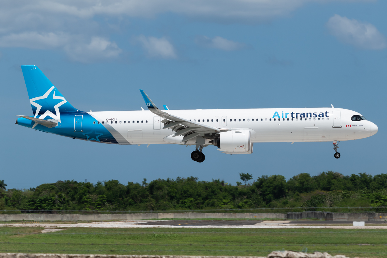 Full size: Air Transat Airbus A321-271NX C-GOIJ at Jose Marti International Airport