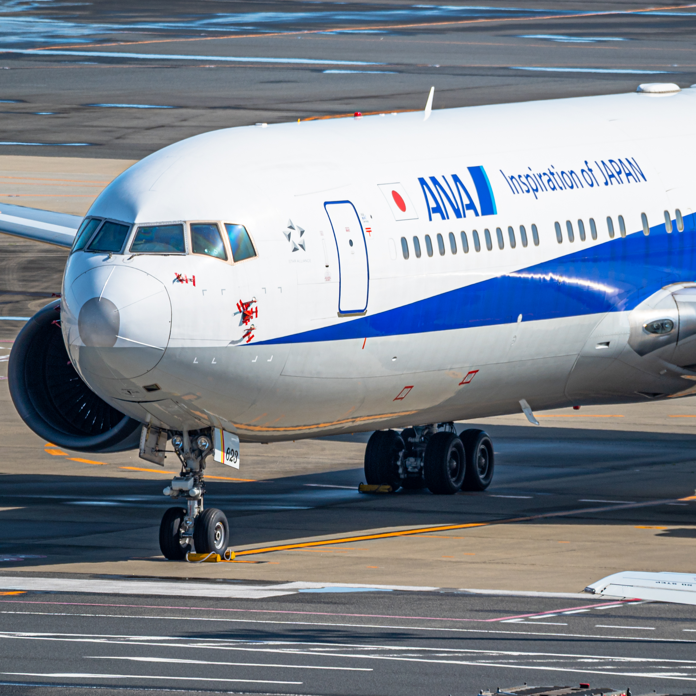 Full size: All Nippon Airways Boeing 767-300ER JA623A at Tokyo-Haneda Airport