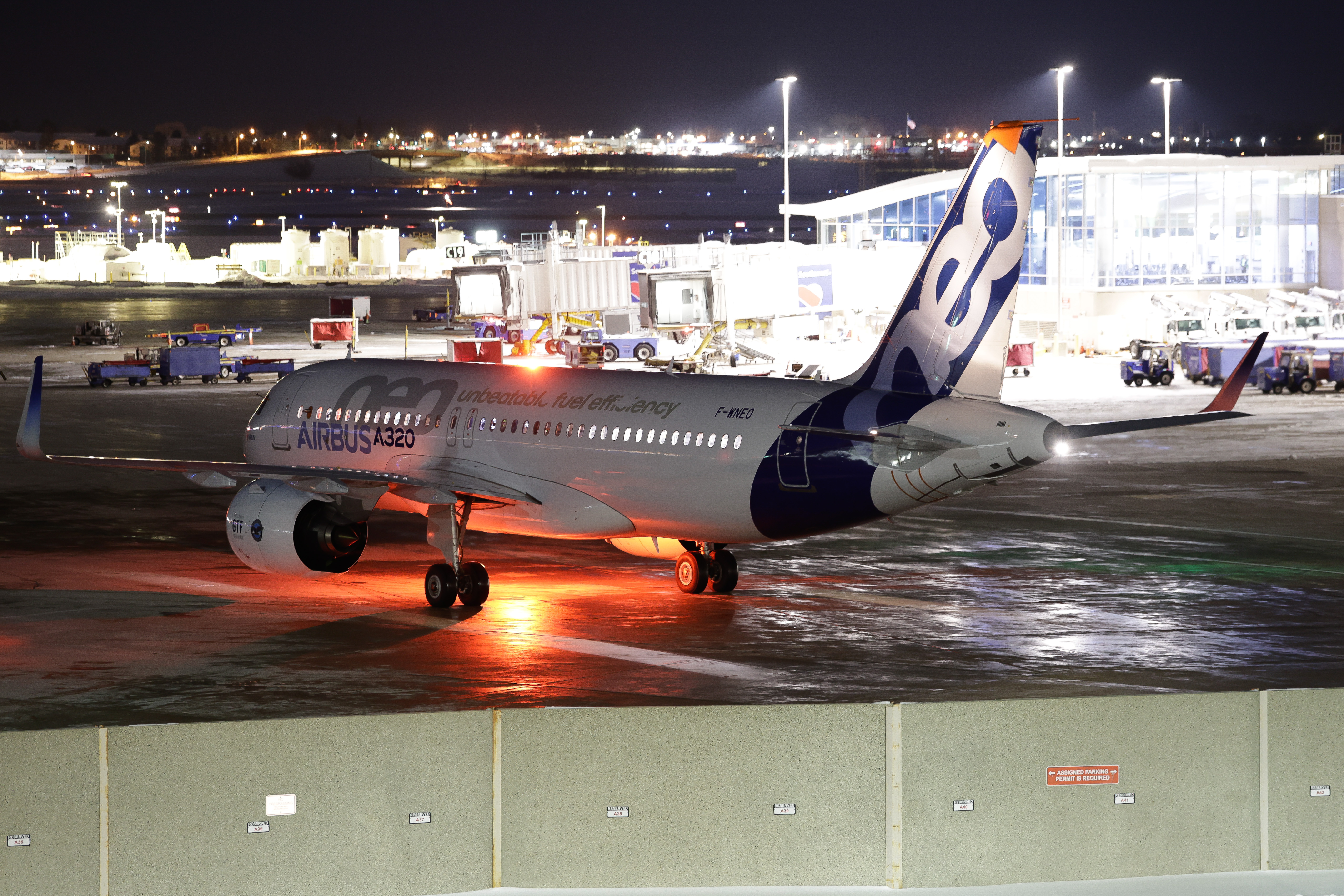 Full size: Airbus Industrie Airbus A320NEO F-WNEO at General Mitchell International Airport