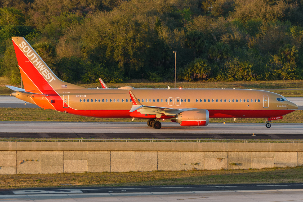 Full size: Southwest Airlines Boeing 737 MAX 8 N871HK at Tampa International Airport
