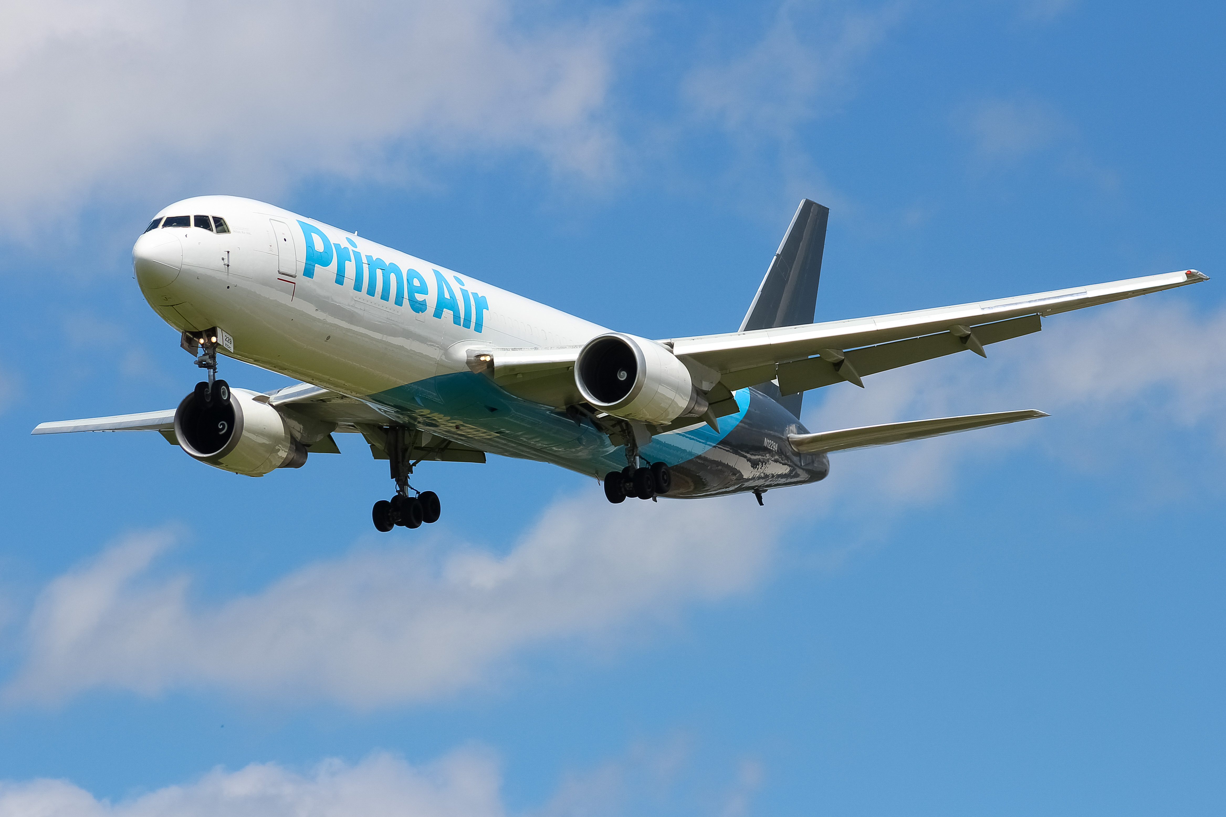 Full size: Prime Air Boeing 767-300F N1229A at Cincinnati/Northern Kentucky International Airport