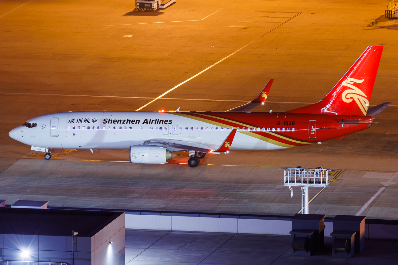 Full size: Shenzhen Airlines Boeing 737-800 B-1938 at Macau International Airport