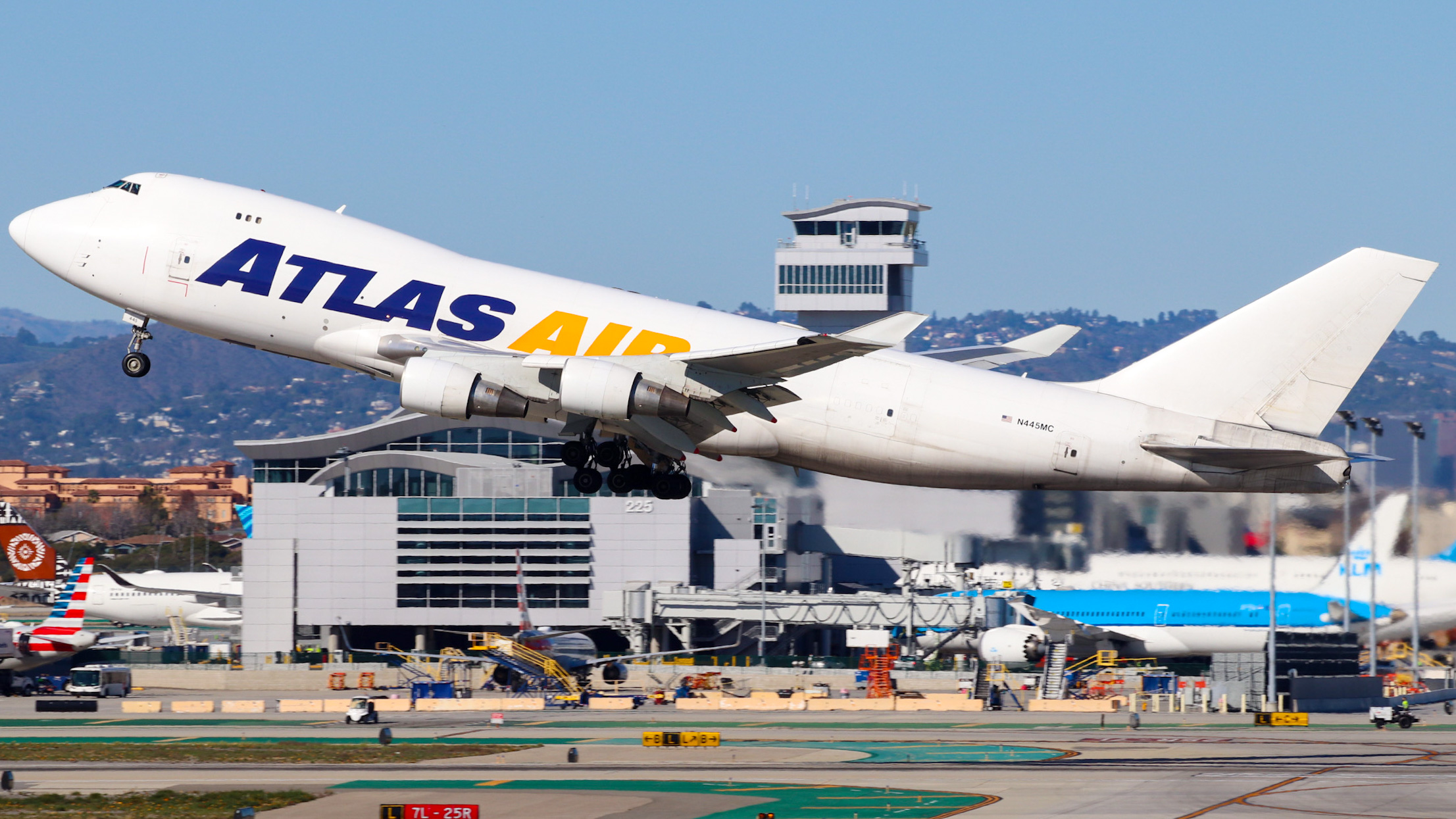 Full size: Atlas Air Boeing 747-400 N445MC at Los Angeles International Airport