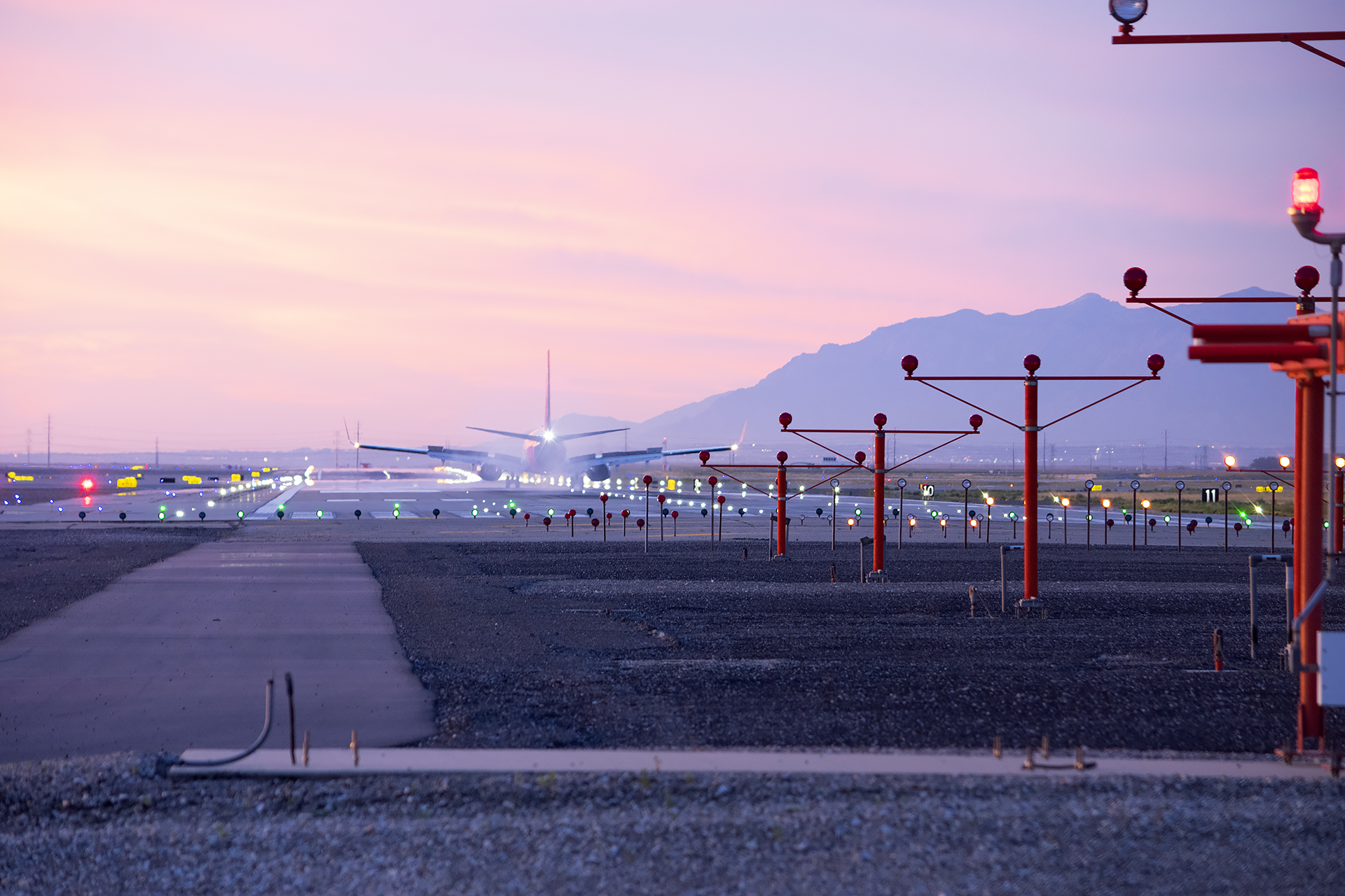 Full size: Southwest Airlines Boeing 737-700 N941WN at Salt Lake City International Airport