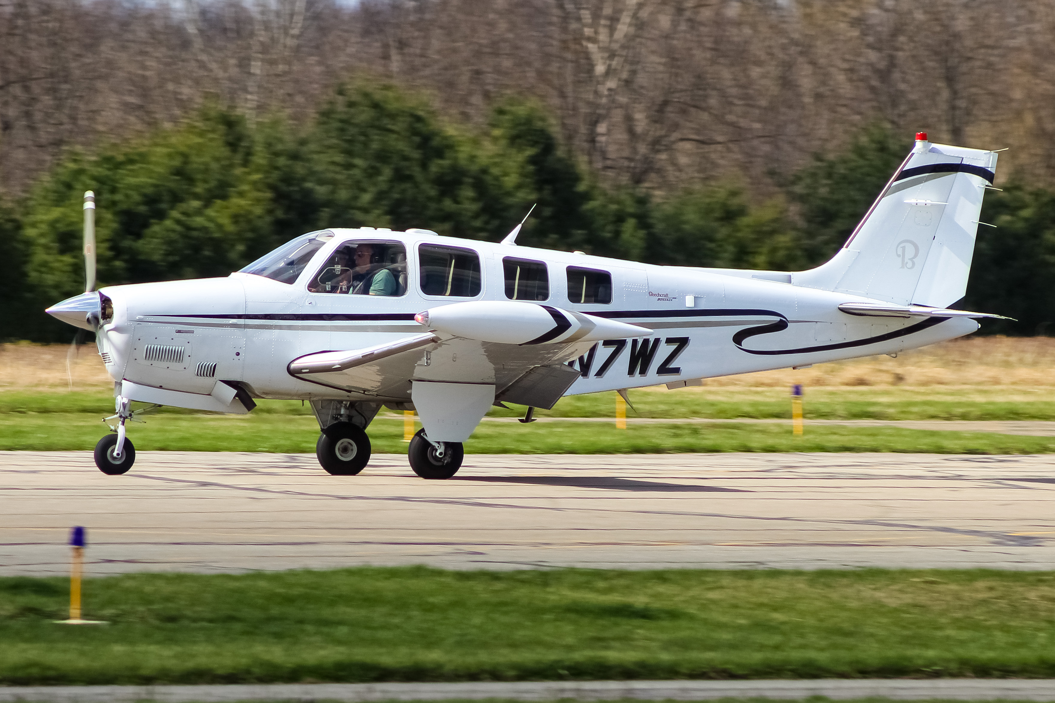 Full size: PRIVATE  Beechcraft bonanza  N7WZ at Clermont County Airport