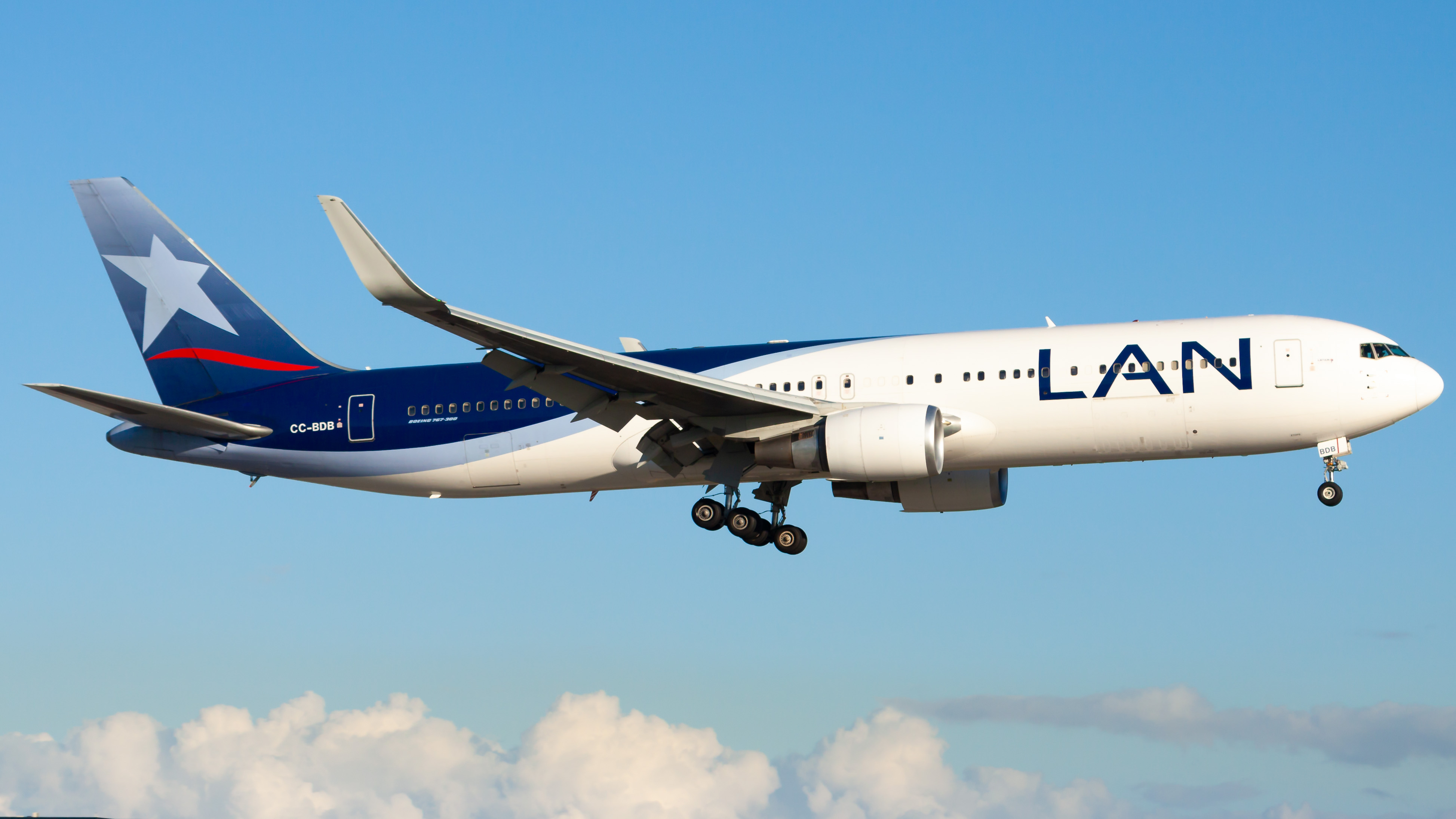 Full size: Latam Cargo Boeing 767-300ER CC-BDB at Miami International Airport