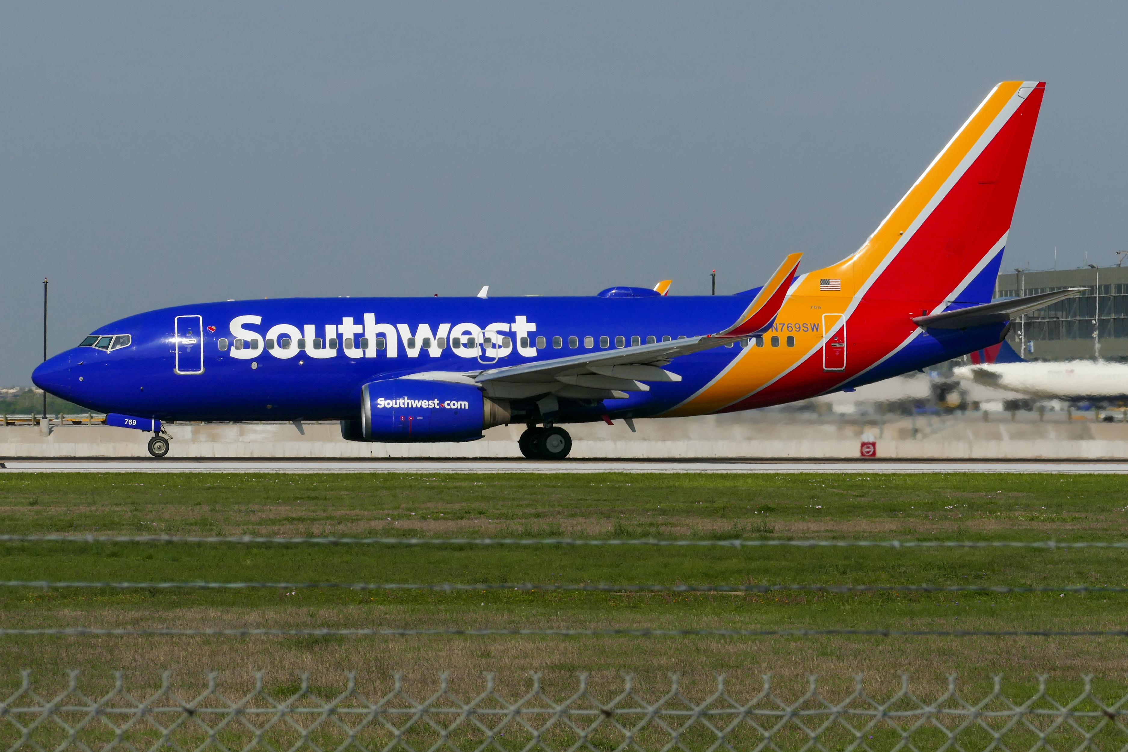 Full size: Southwest Airlines Boeing 737-700 N769SW at Austin-Bergstrom International Airport