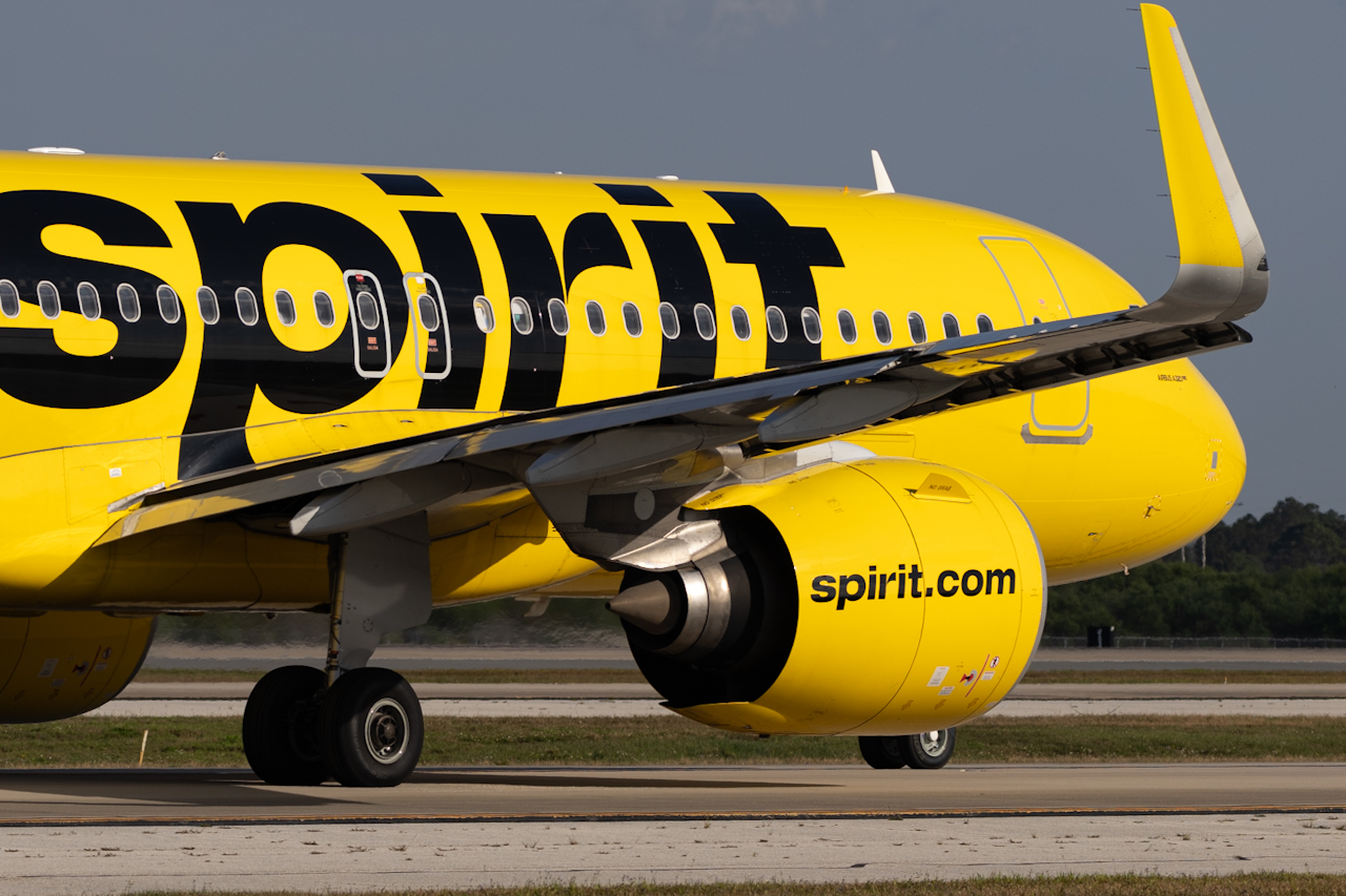 Full size: Spirit Airlines Airbus A320NEO N927NK at Orlando International Airport