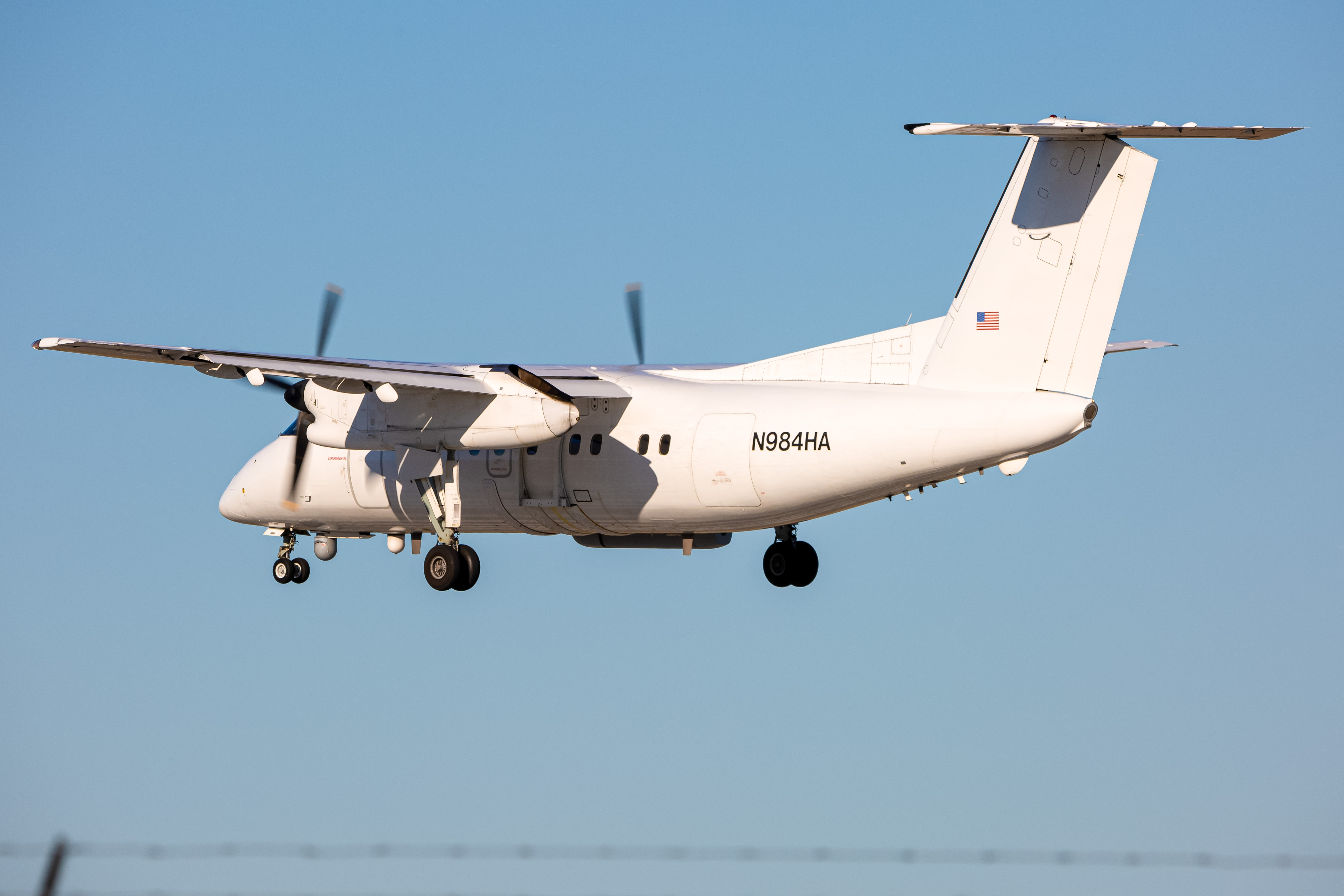 Full size: Northrop Grumman De Havilland Dash-8 q100 N984HA at Baltimore/Washington International Thurgood Marshall Airport