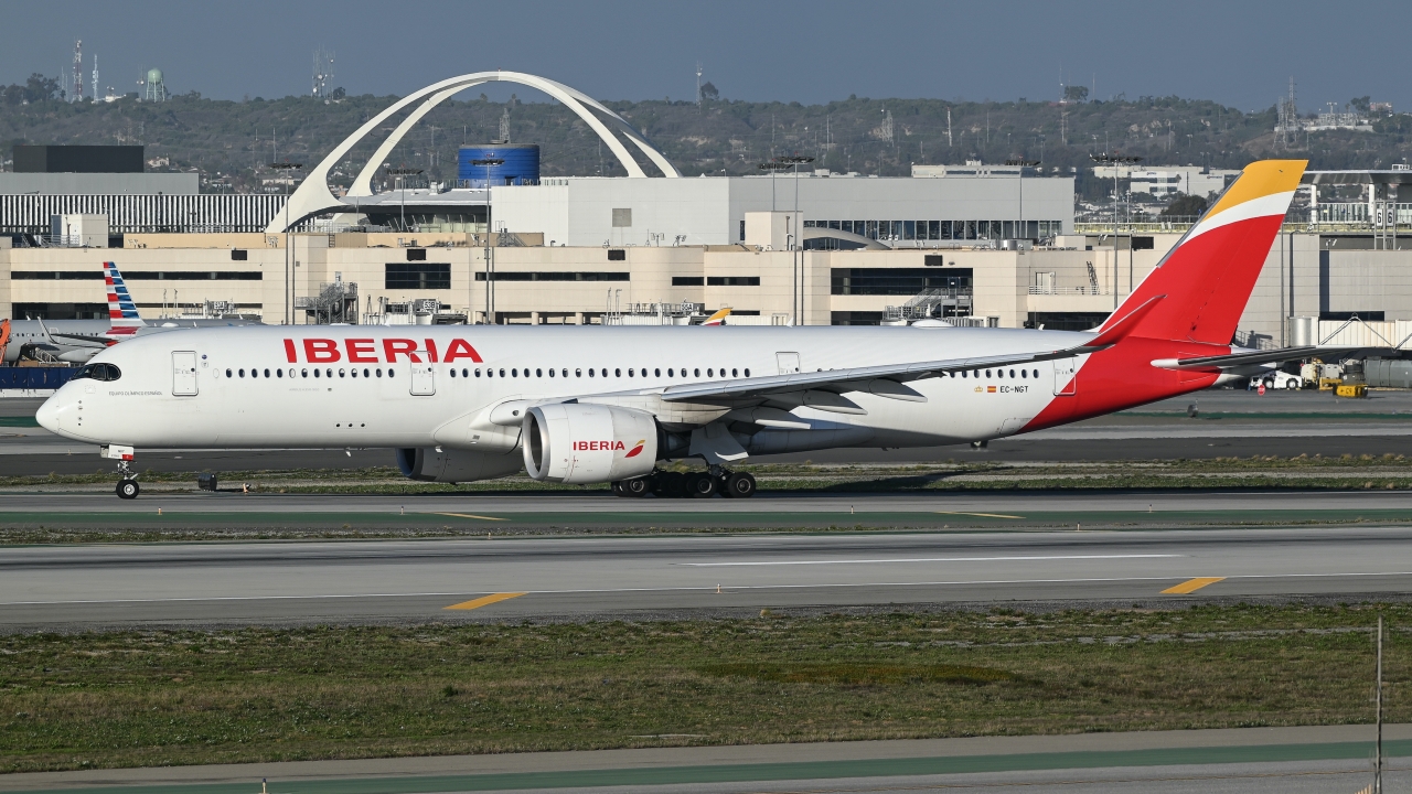 Full size: Iberia Airbus A350-900 EC-NGT at Los Angeles International Airport