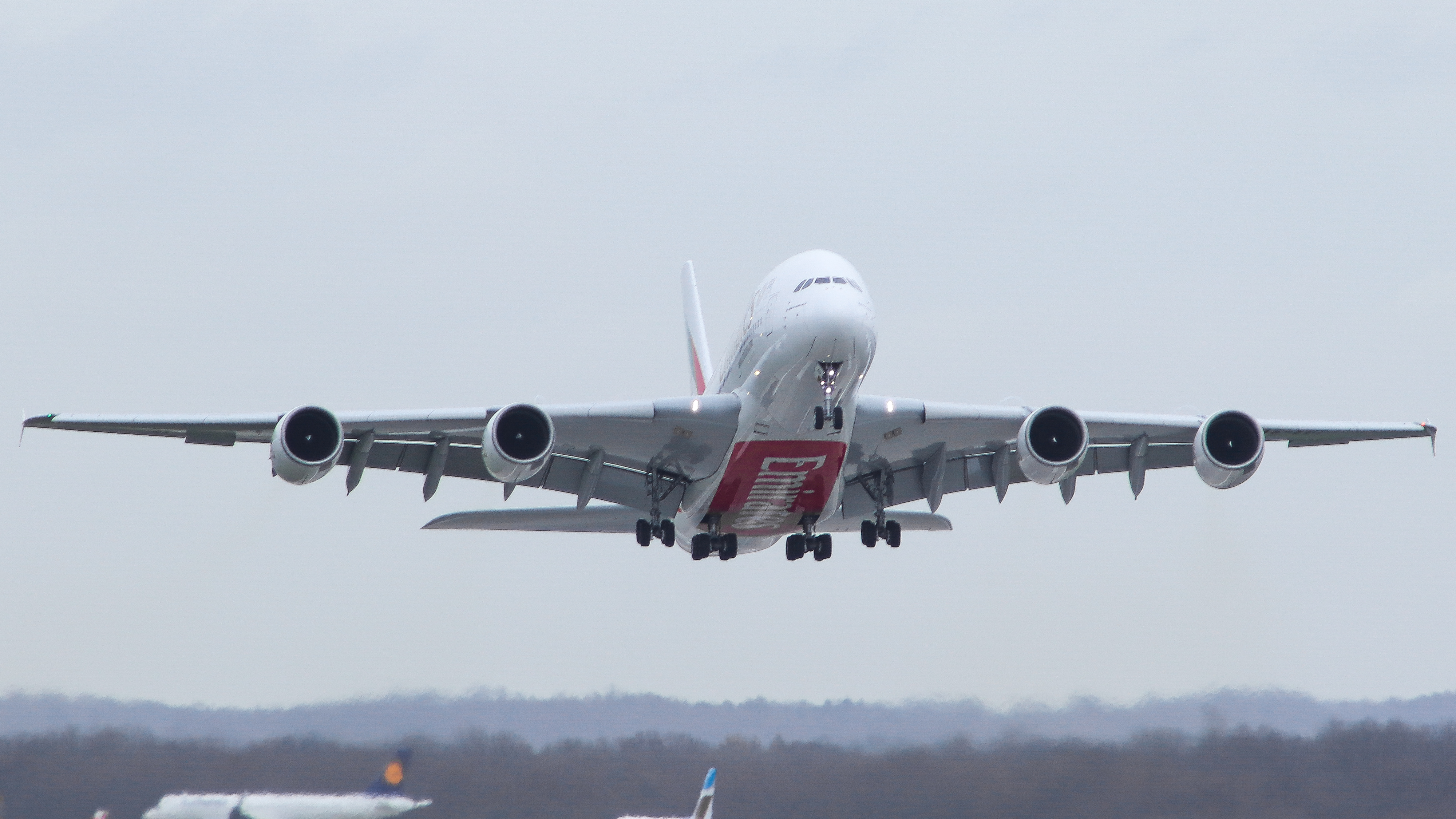 Full size: Emirates Airbus A380-800 A6-EDI at Dusseldorf International Airport
