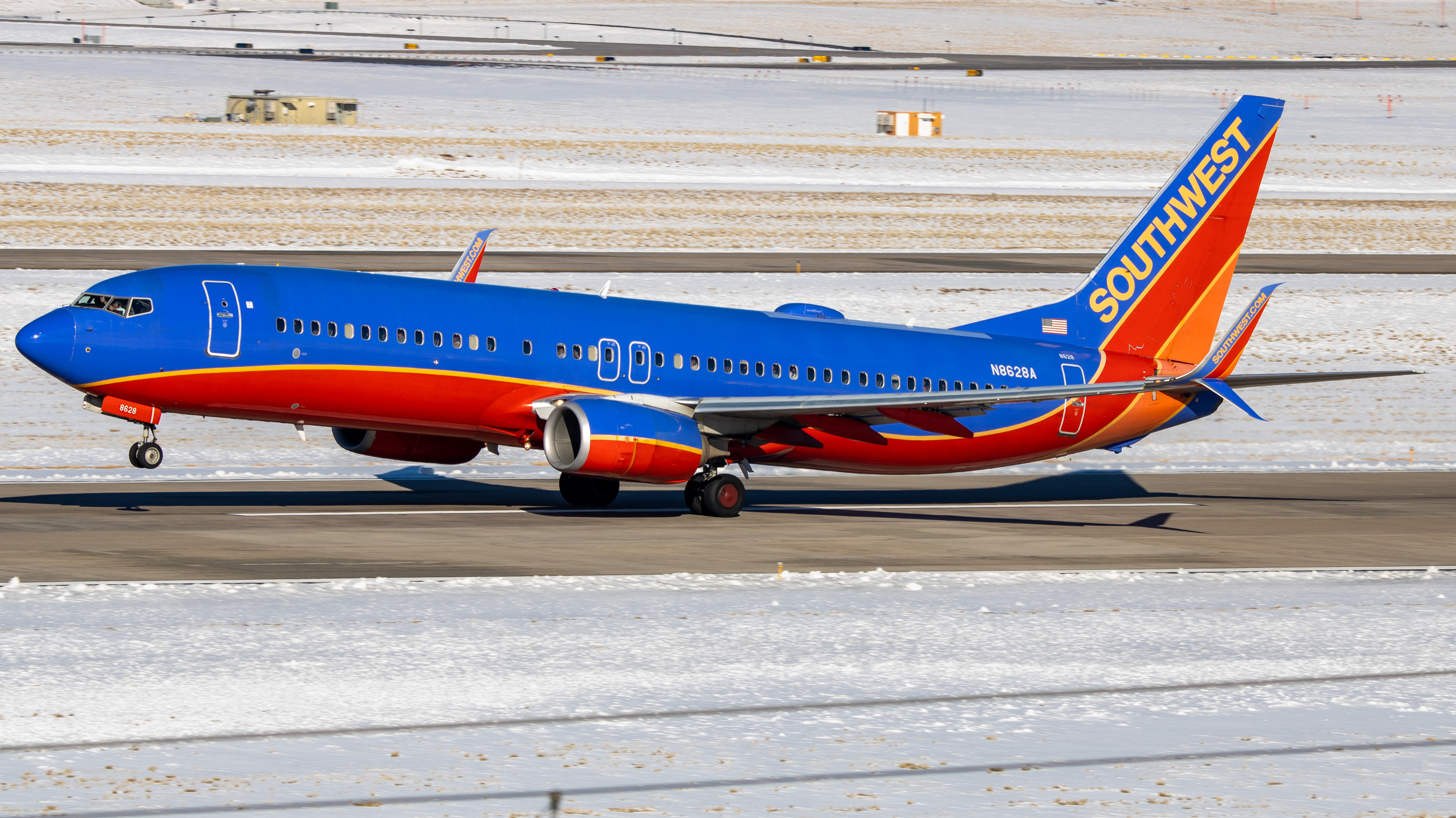 Full size: Southwest Airlines Boeing 737-800 N8628A at Denver International Airport