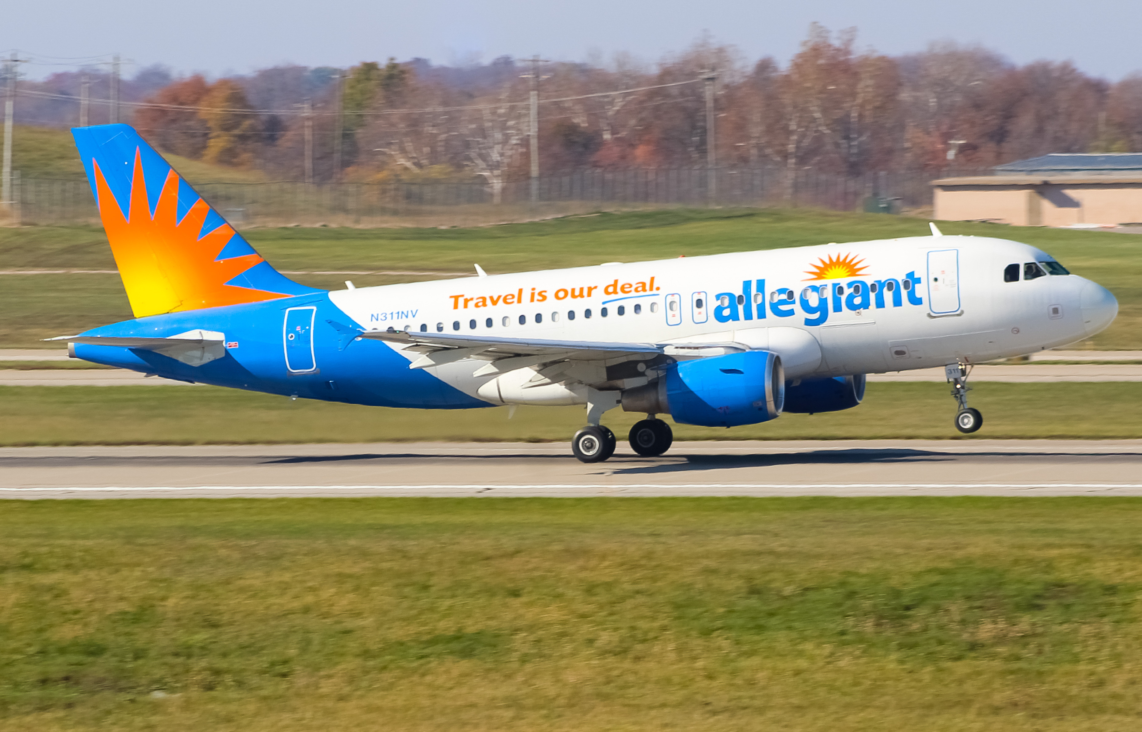 Full size: Allegiant Air Airbus A319 N311NV at Cincinnati/Northern Kentucky International Airport