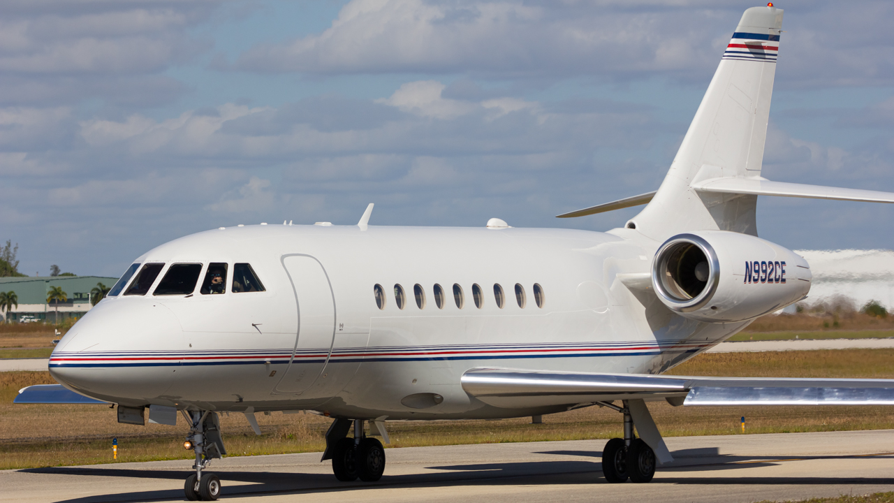 Full size: PRIVATE Dassault Falcon 2000EX N992CE at Naples Municipal Airport