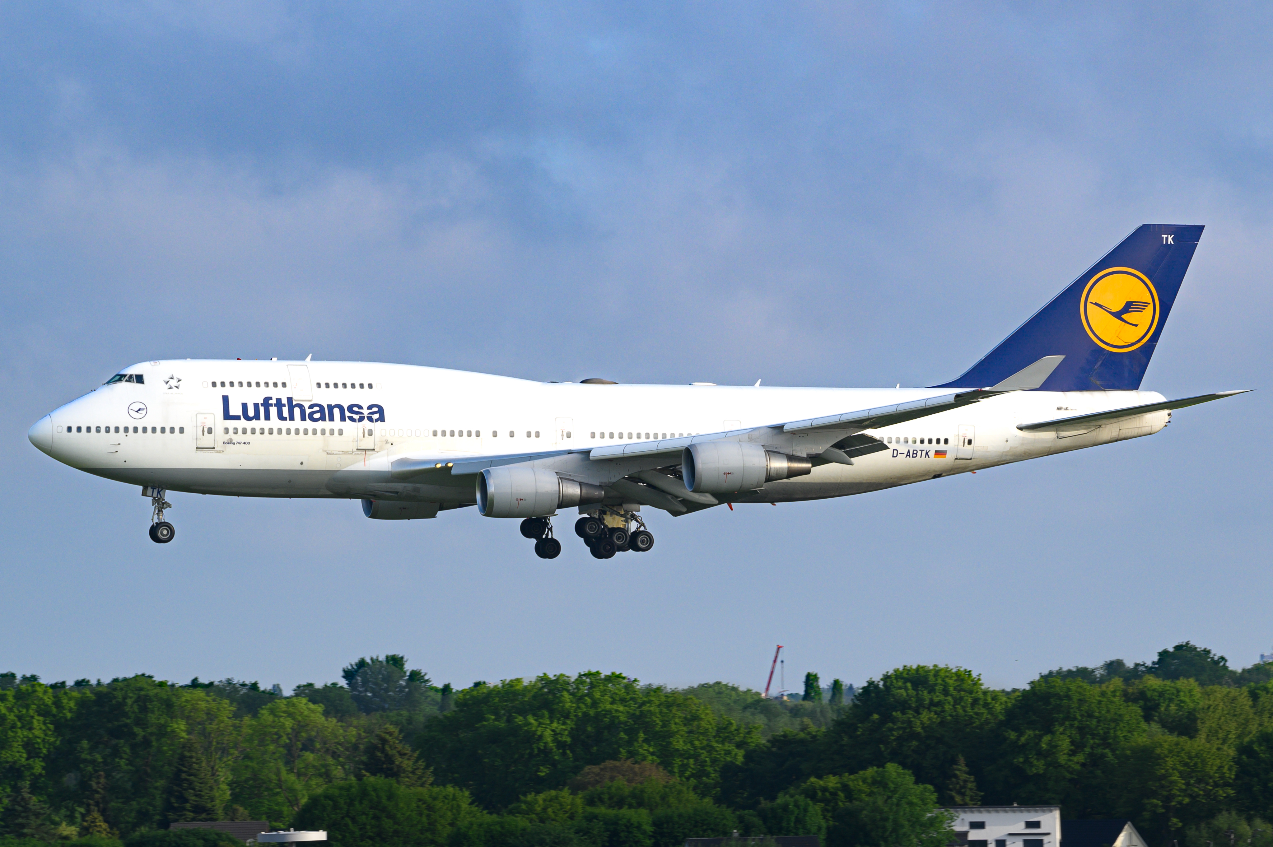 Full size: Lufthansa Boeing 747-400 D-ABTK at Hamburg Airport