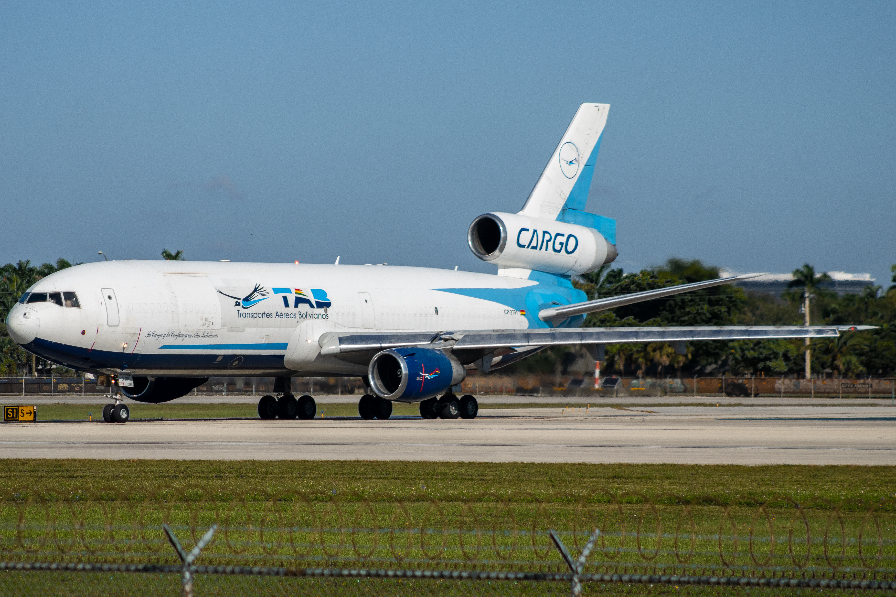Full size: TAB Cargo McDonnell Douglas DC-10F CP-2791 at Miami International Airport