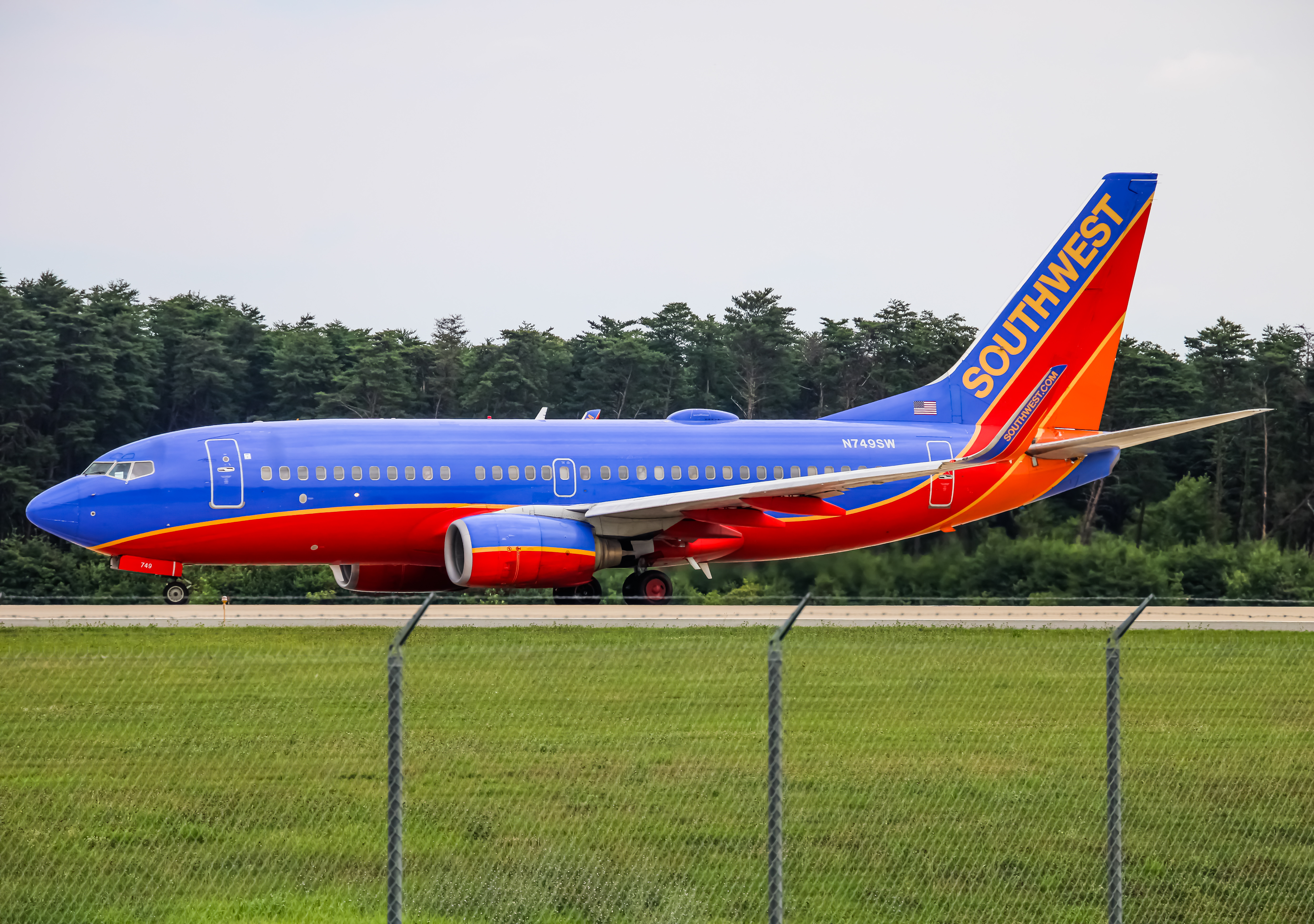 Full size: Southwest Airlines Boeing 737-700 N749SW at Baltimore/Washington International Thurgood Marshall Airport
