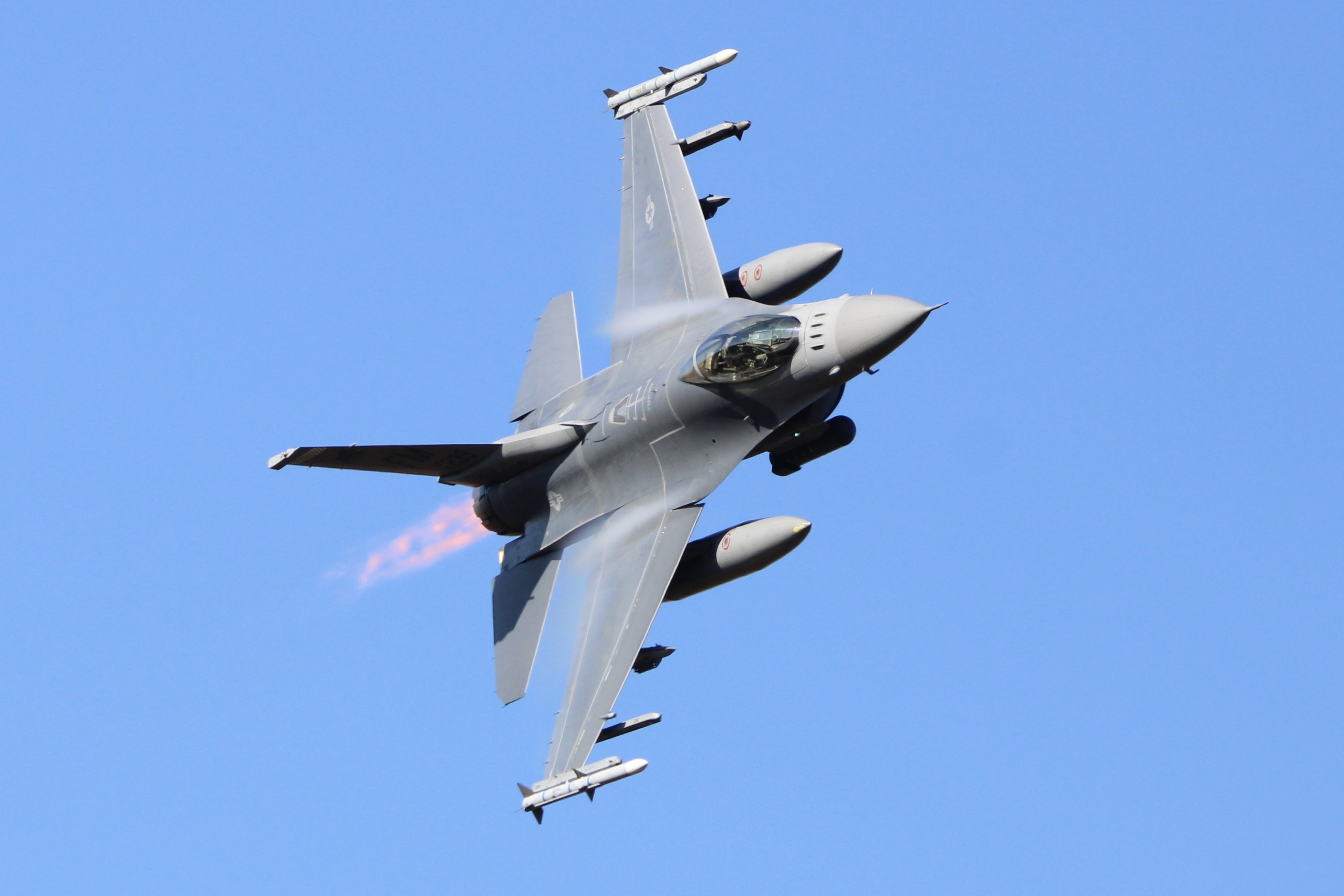 Full size: USAF - United States Air Force General Dynamics F-16 Fighting Falcon 87-0239 at Atlantic City International Airport