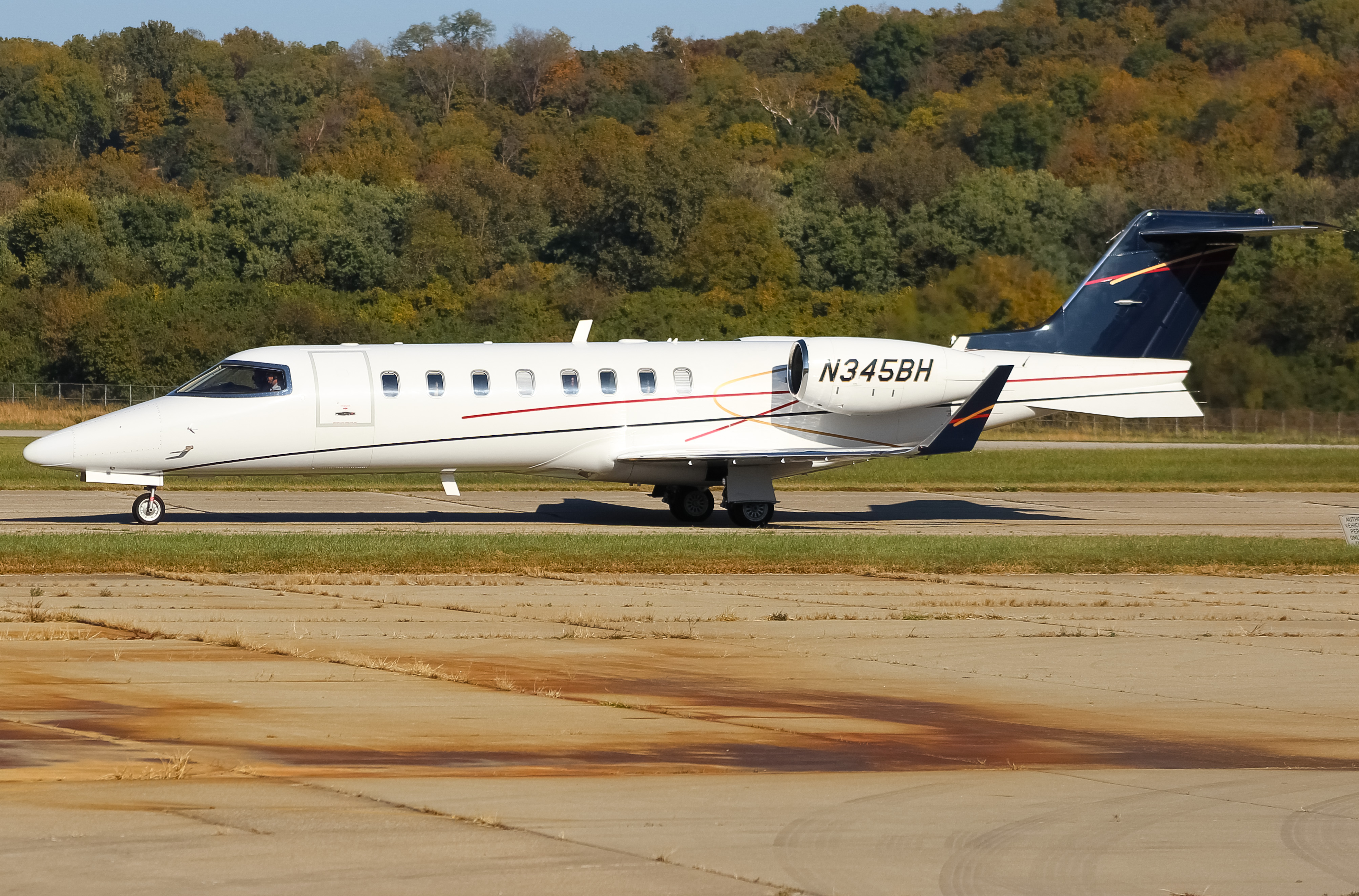 Full size: PRIVATE  Learjet 45 N345BH at Cincinnati Municipal Airport/Lunken Field