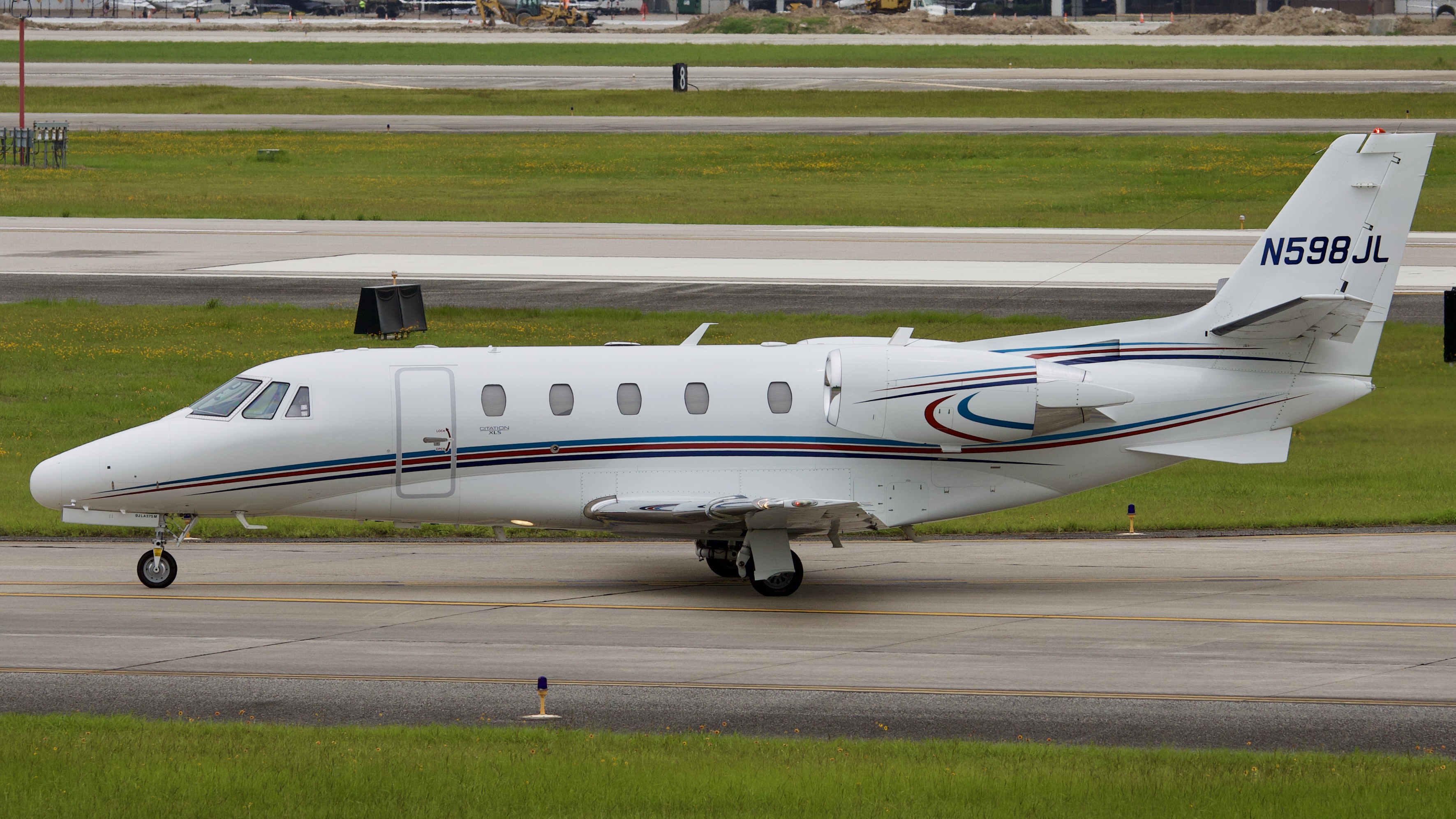Full size: White Industries Inc Hawker 400 N598JL at Houston-George Bush Intercontinental Airport