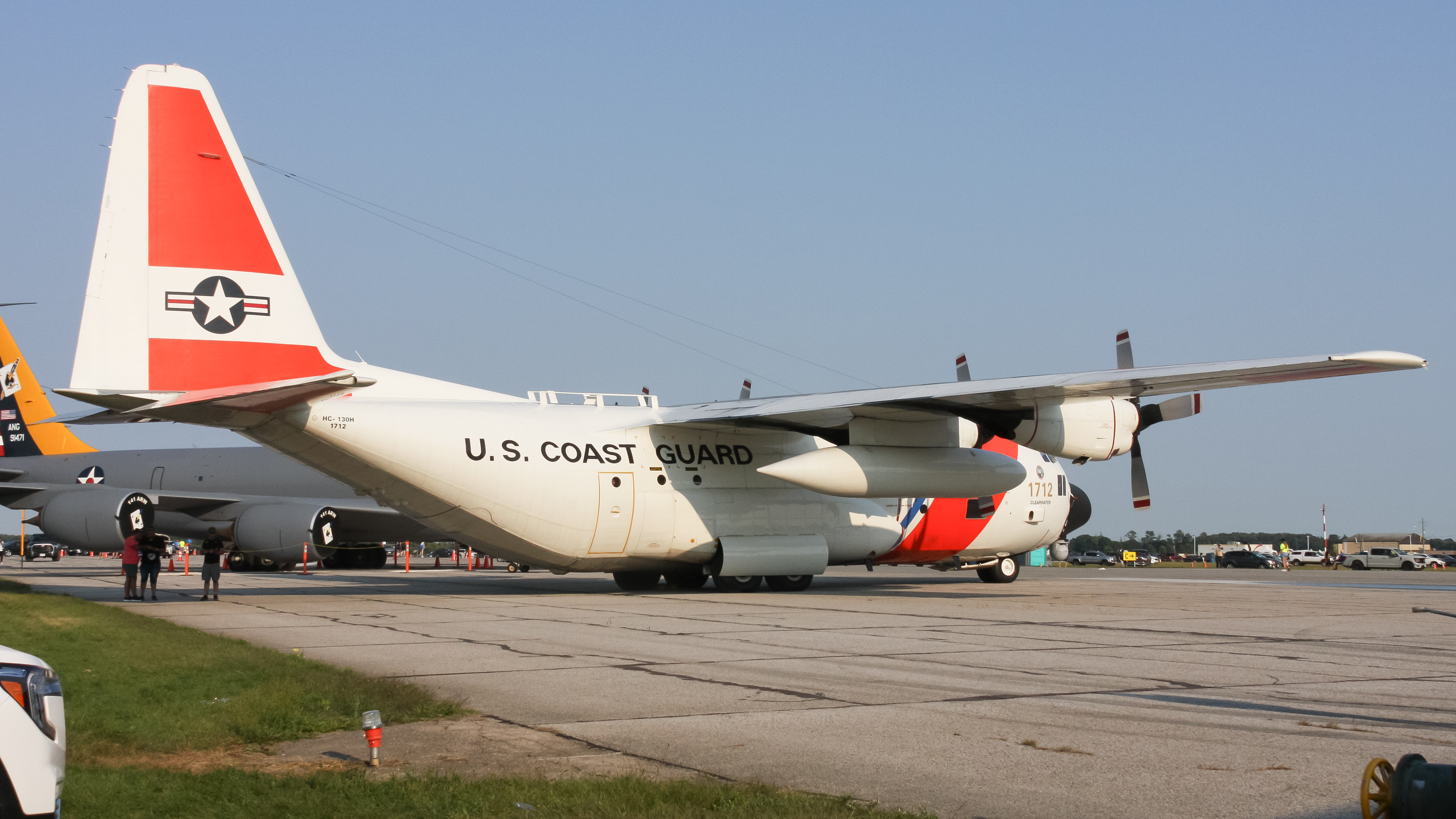 Full size: USCG - United States Coast Guard Lockheed C-130H Hercules 1712 at London International Airport