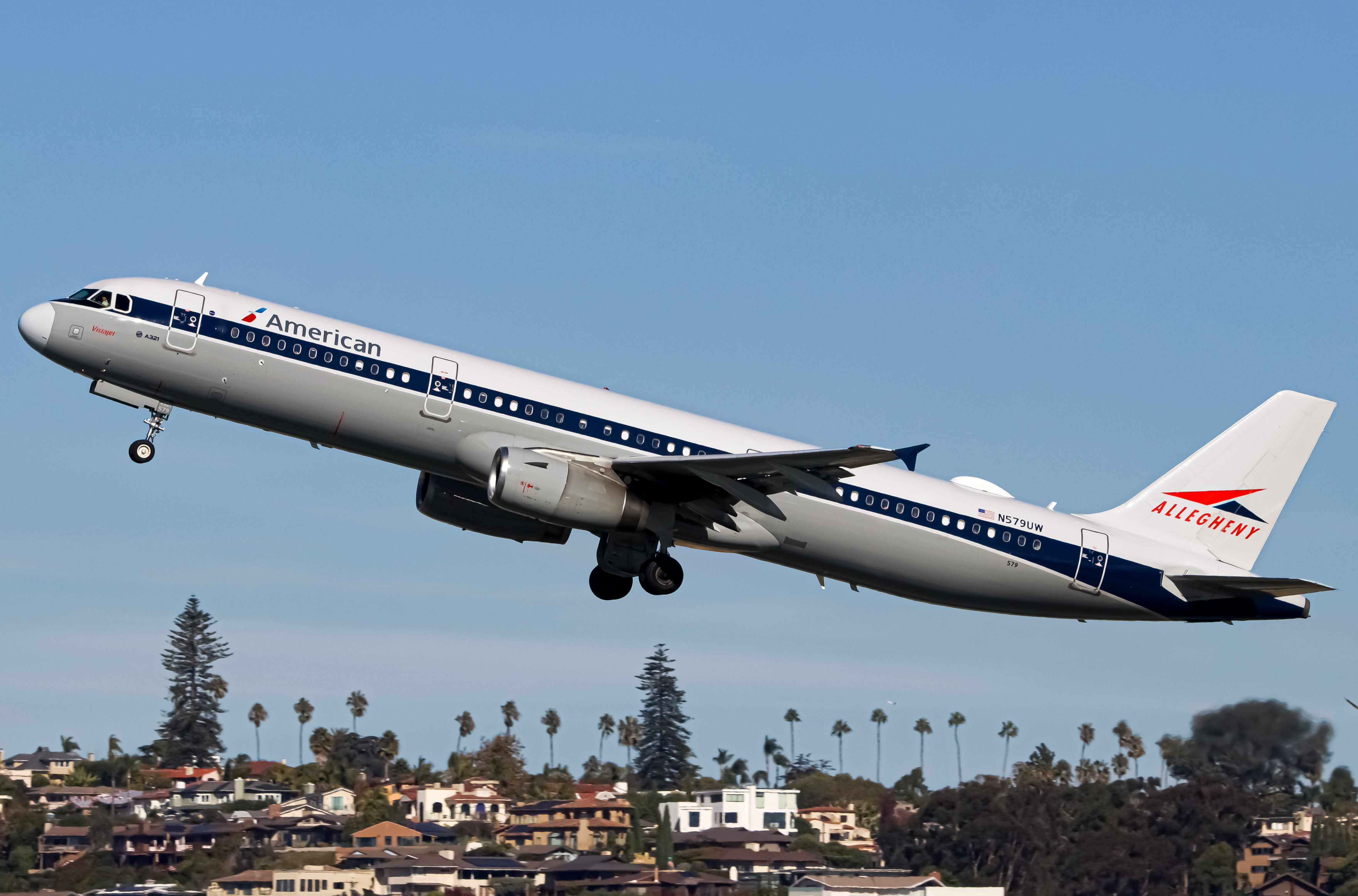 Full size: American Airlines Airbus A321-200 N579UW at San Diego International Airport