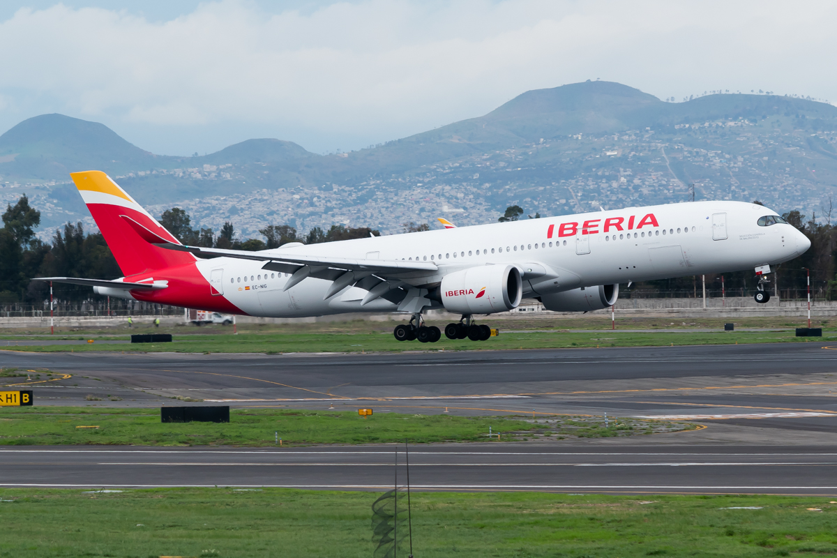 Full size: Iberia Airbus A350-900 EC-NIG at Mexico City International Airport