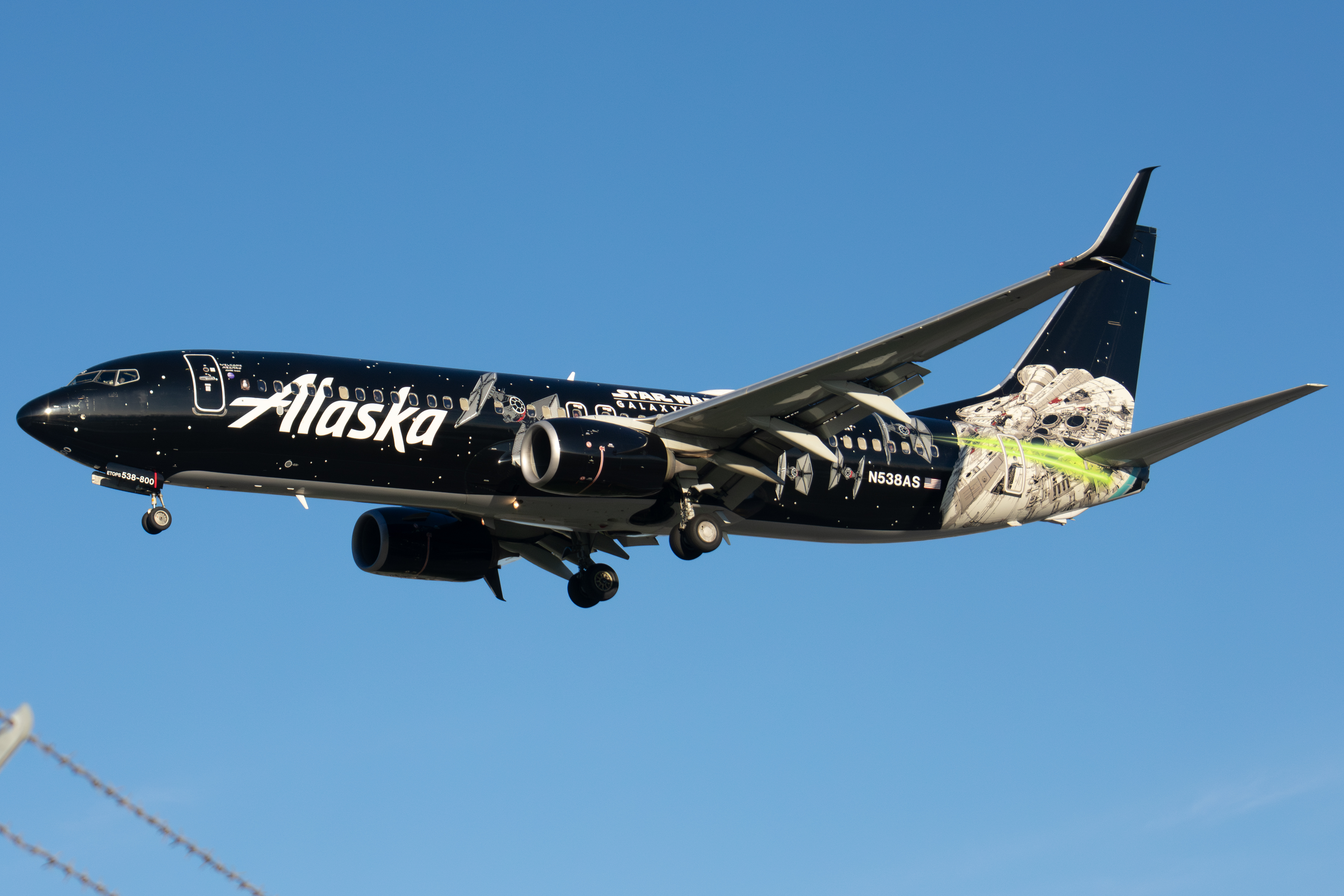 Full size: Alaska Airlines Boeing 737-800 N538AS at Norman Y Mineta San Jose International Airport