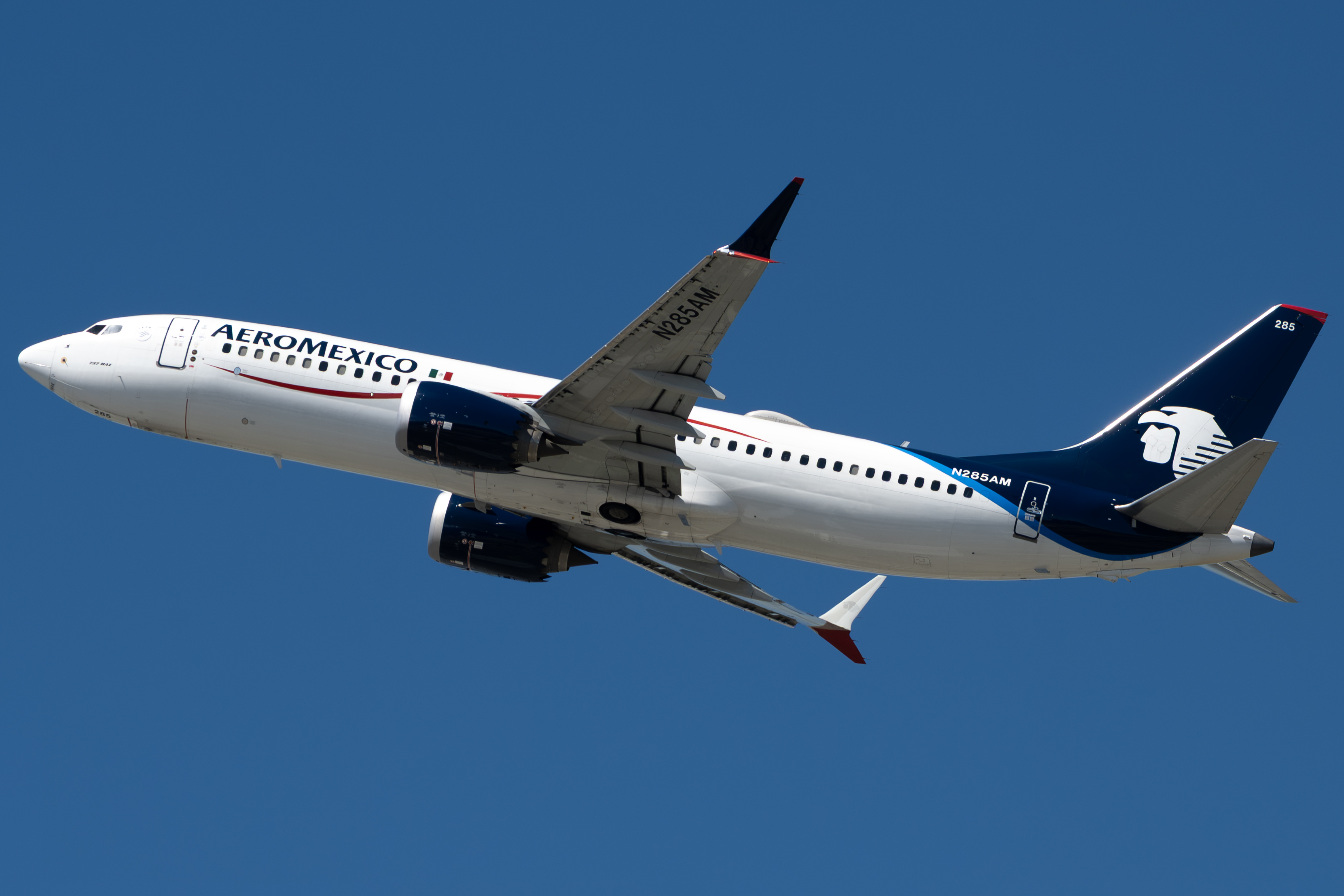 Full size: Aeromexico Boeing 737 MAX 8 N285AM at San Francisco International Airport