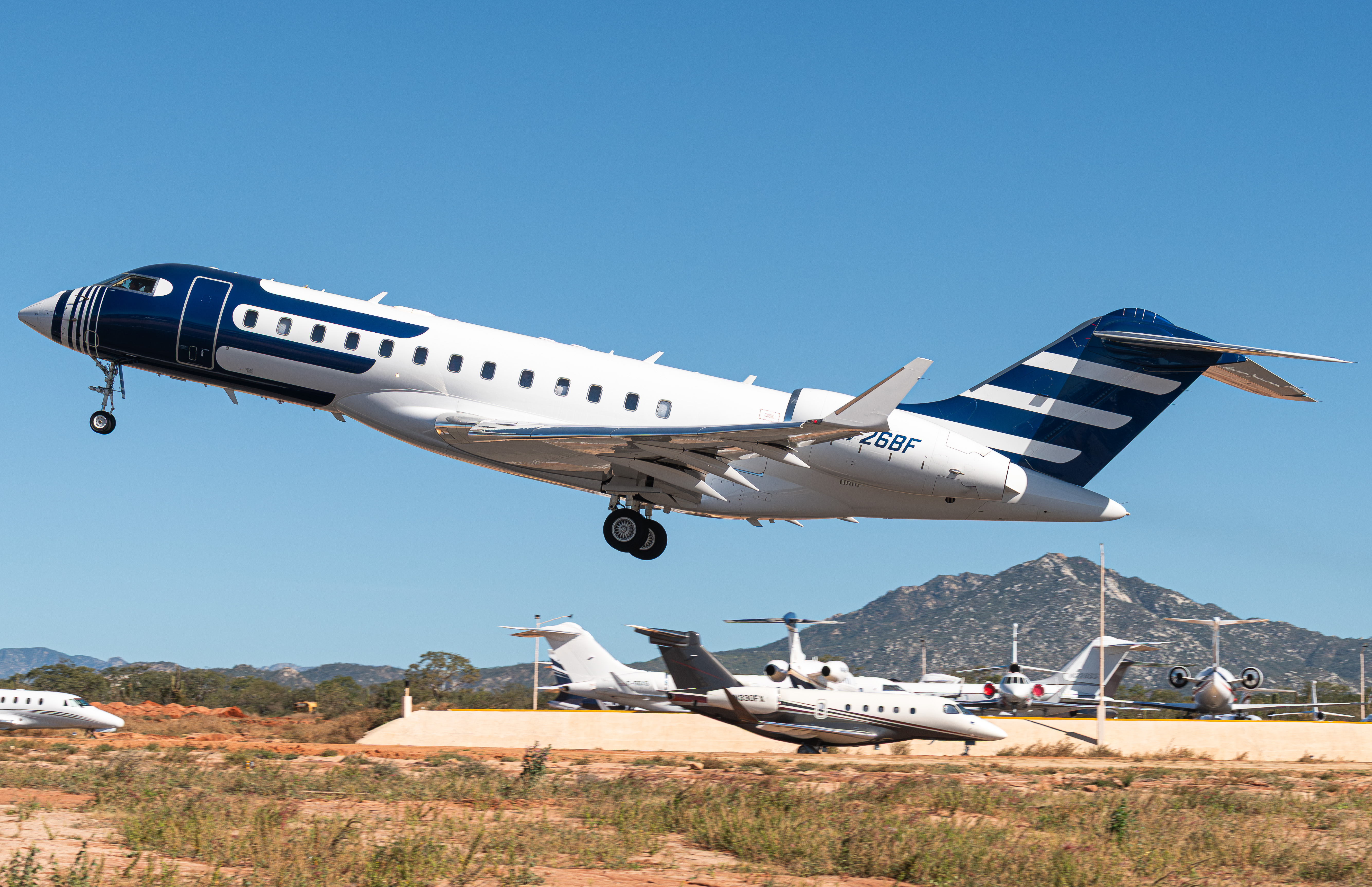 Full size: PRIVATE Bombardier Global 6000 N726BF at Aeropuerto de Cabo San Lucas Internacional