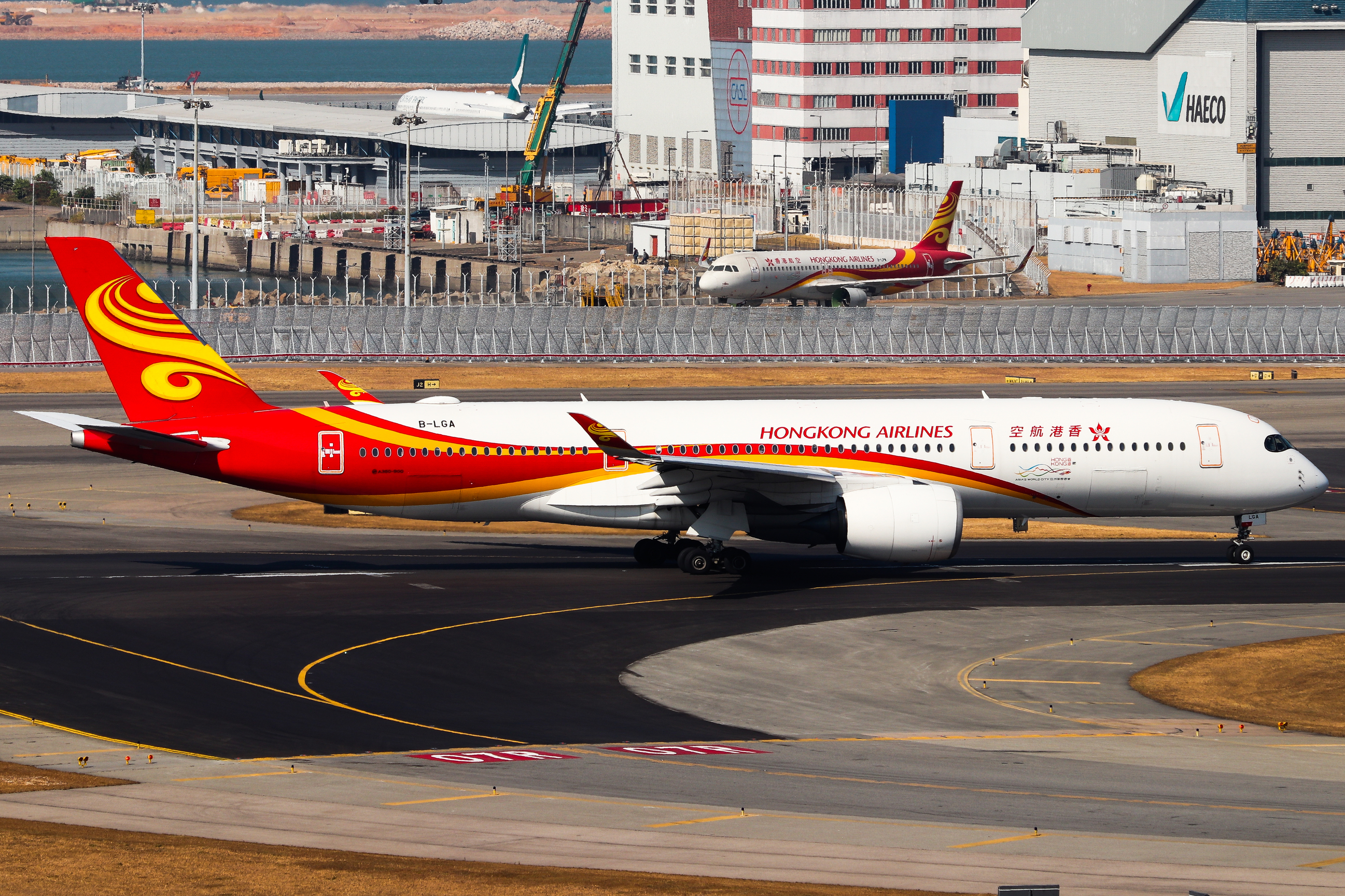 Full size: Hong Kong Airlines Airbus A350-900 B-LGA at Hong Kong International Airport