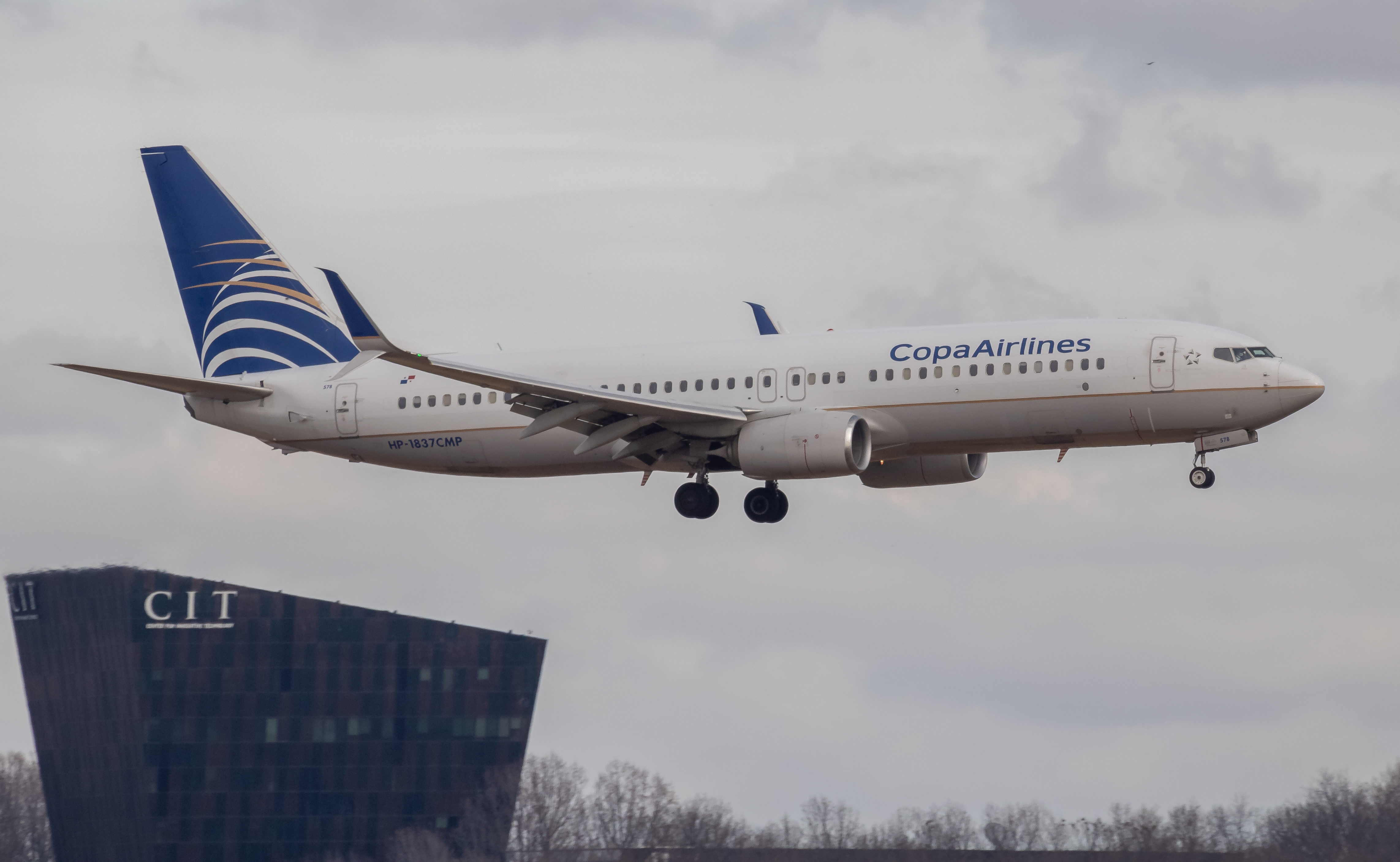 Full size: Copa Airlines Boeing 737-800 HP-1837CMP at Washington Dulles International Airport