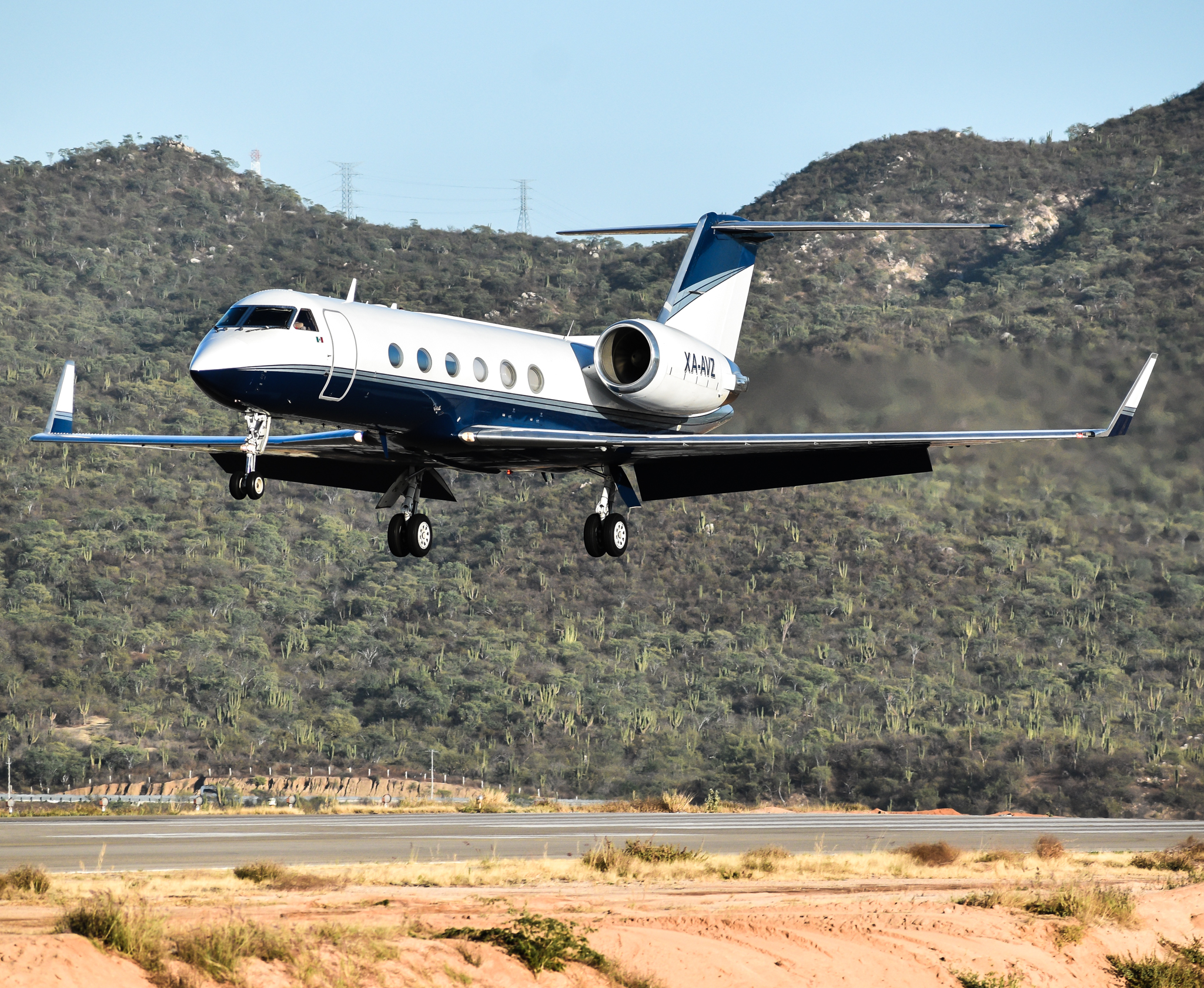 Full size: PRIVATE Gulfstream IV XA-AVZ at Aeropuerto de Cabo San Lucas Internacional