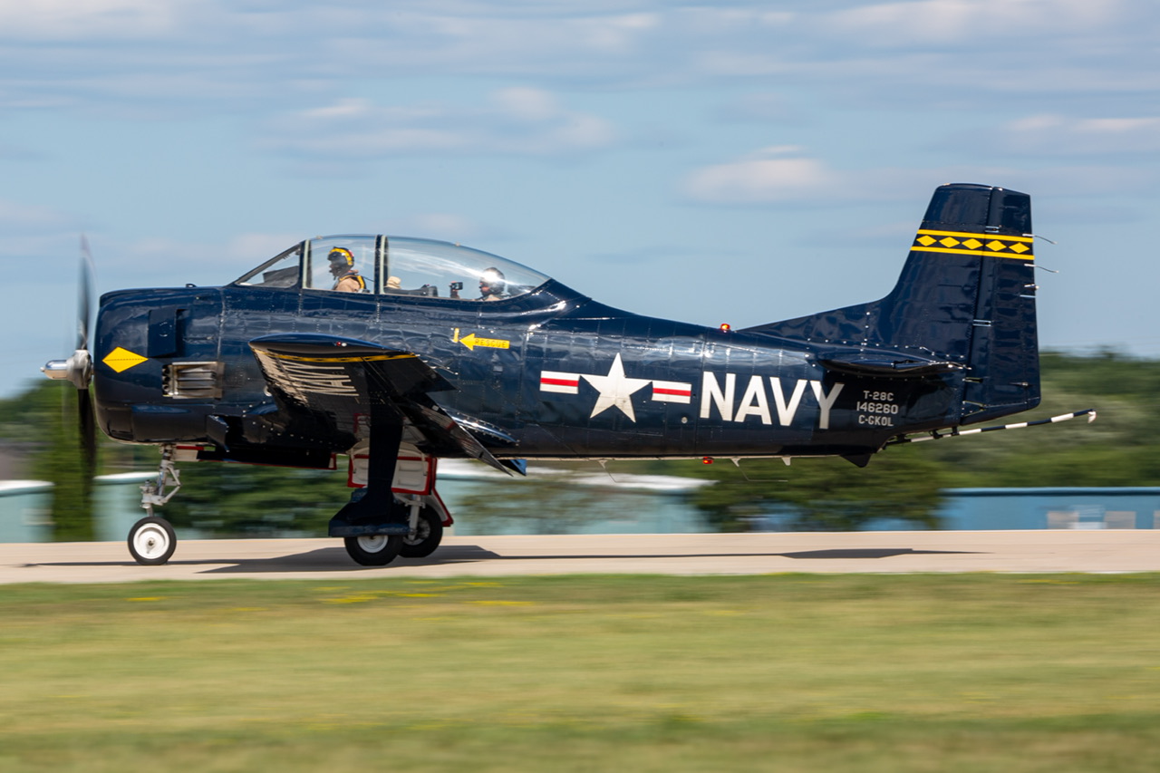 Full size: PRIVATE North American T-28C Trojan  C-GKOL at Wittman Regional Airport