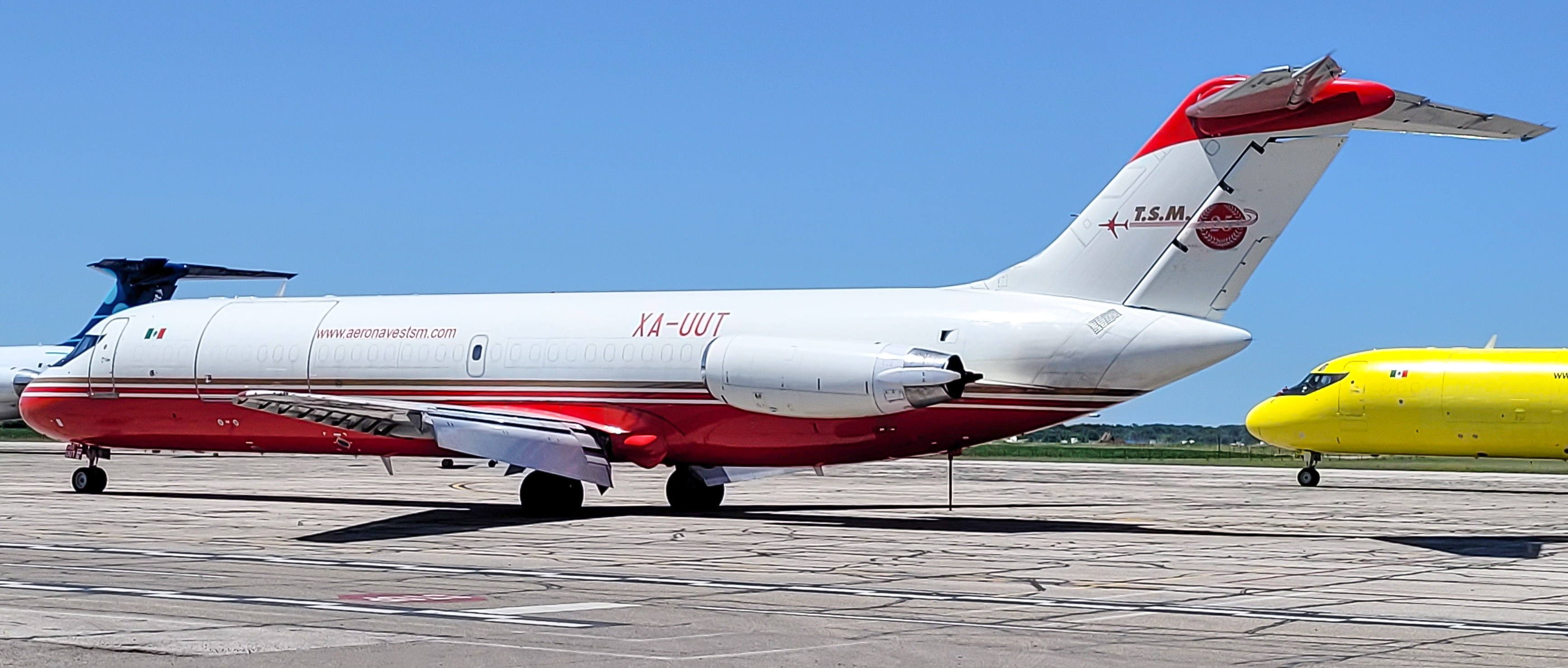 Full size: Aeronaves TSM McDonnell Douglas DC-9-32F XA-UUT at Willow Run Airport