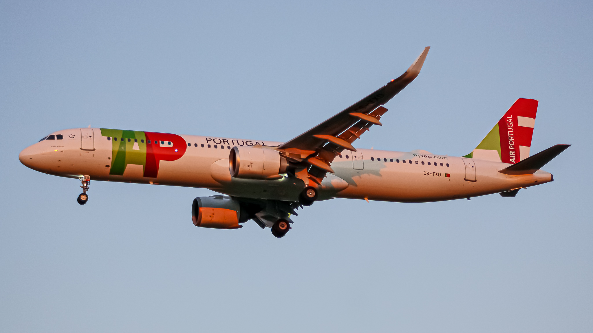 Full size: TAP Air Portugal Airbus A321NEO CS-TXD at Washington Dulles International Airport