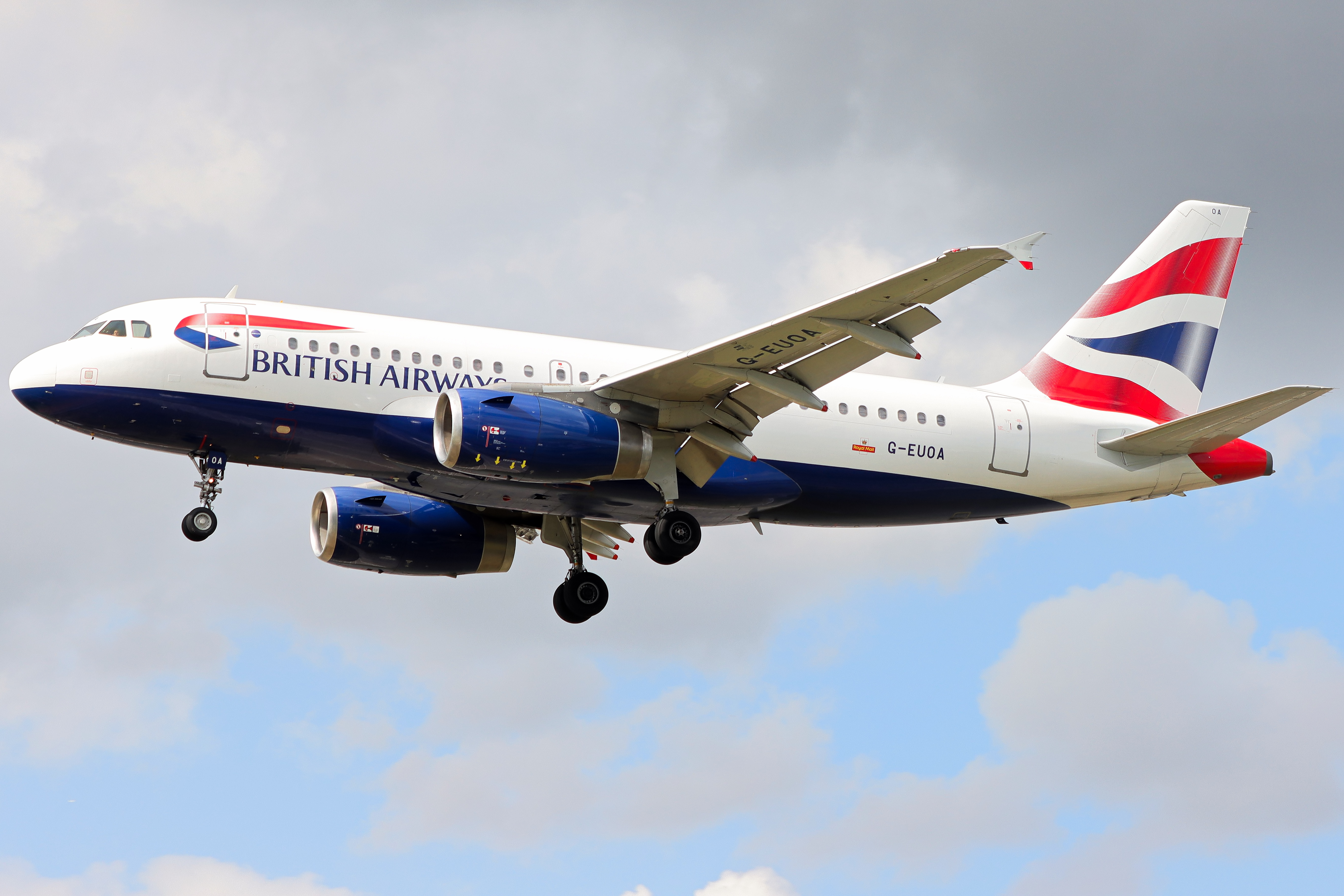Full size: British Airways Airbus A319 G-EUOA at London Heathrow International Airport