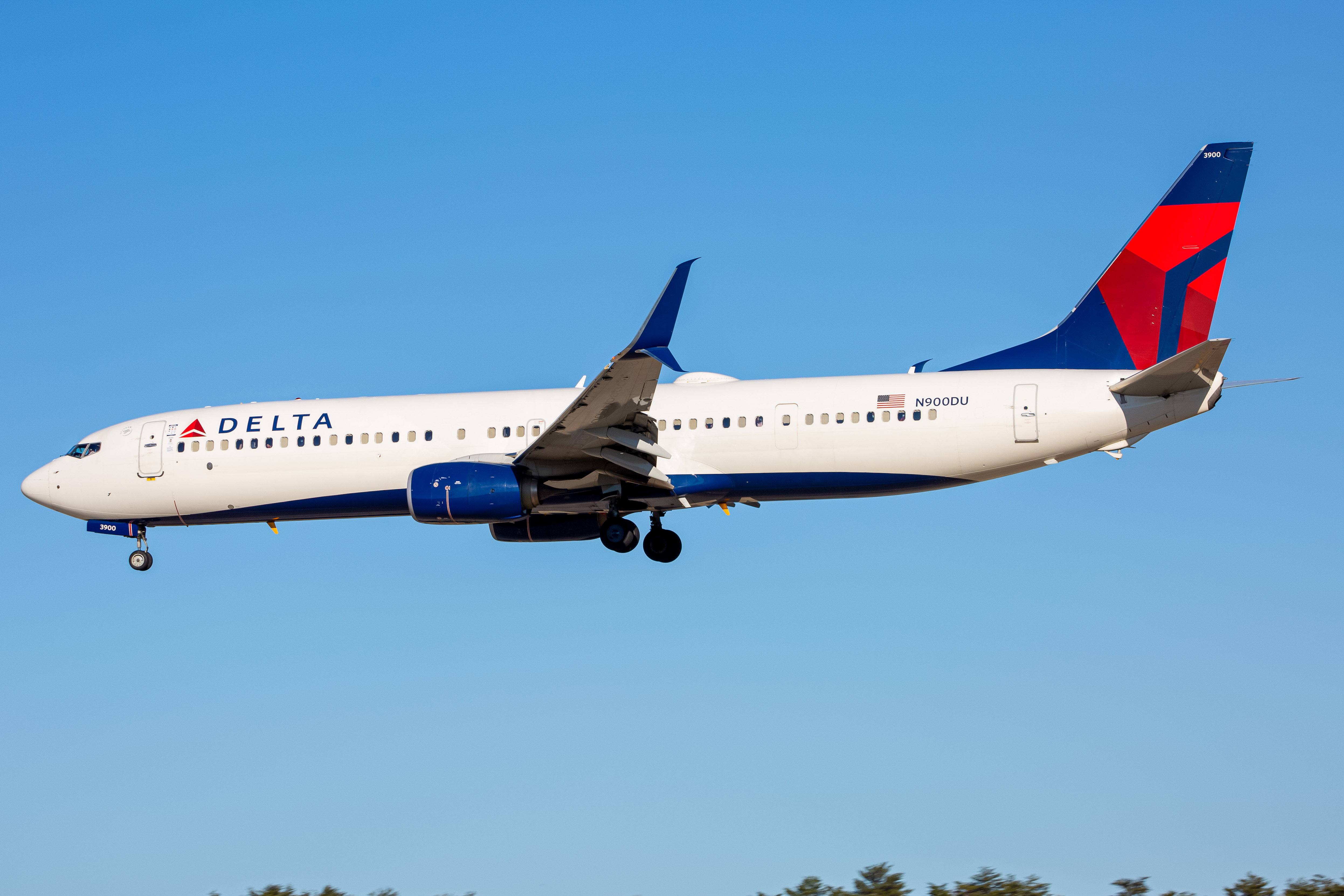 Full size: Delta Airlines Boeing 737-900ER N900DU at Baltimore/Washington International Thurgood Marshall Airport