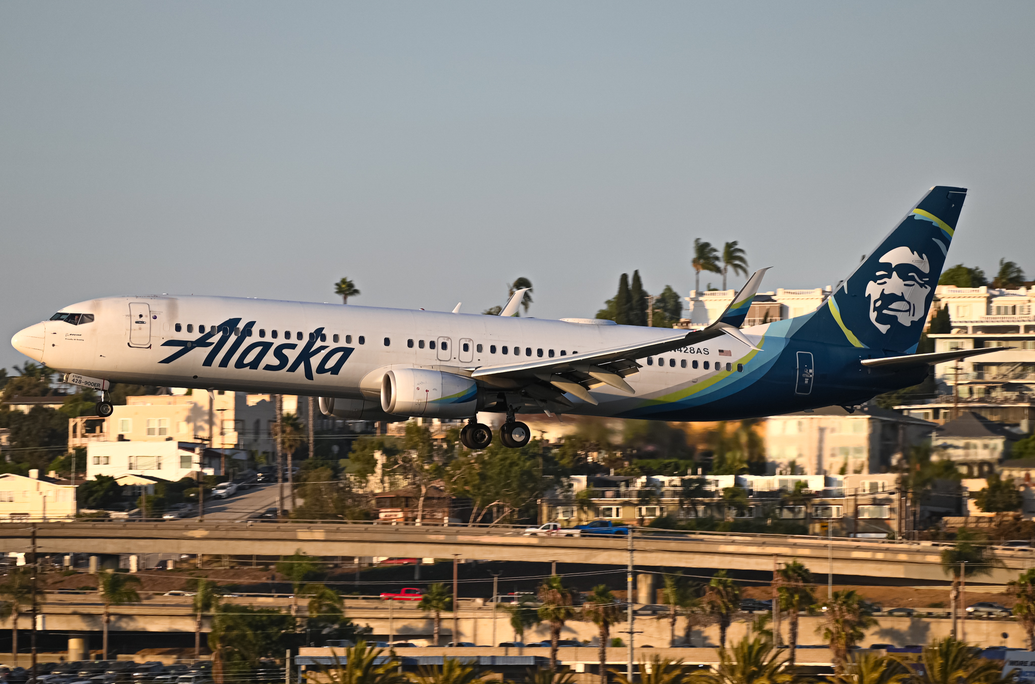Full size: Alaska Airlines Boeing 737-900ER N428AS at San Diego International Airport