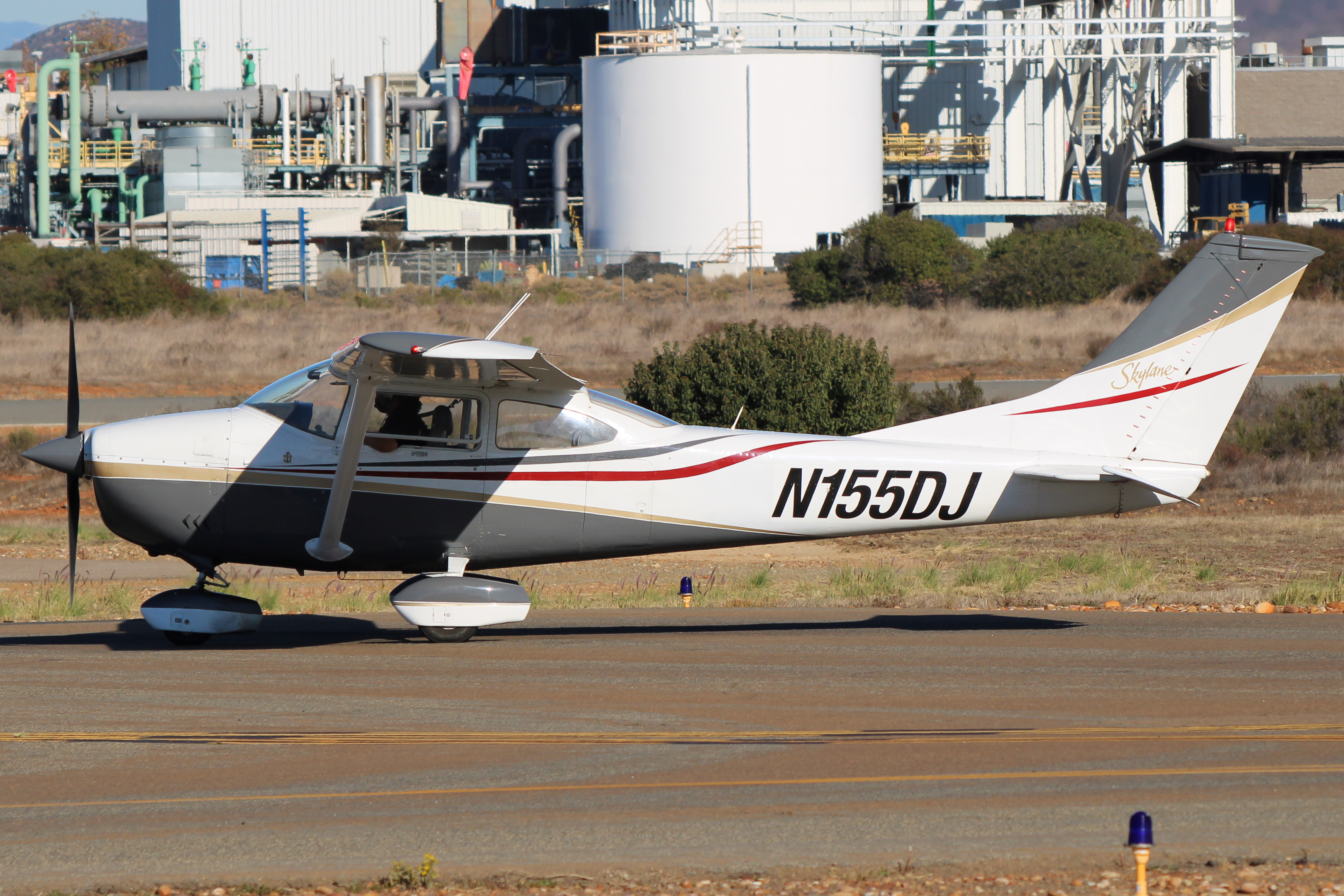 Full size: PRIVATE Cessna 182 Skylane N155DJ at Montgomery-Gibbs Executive Airport