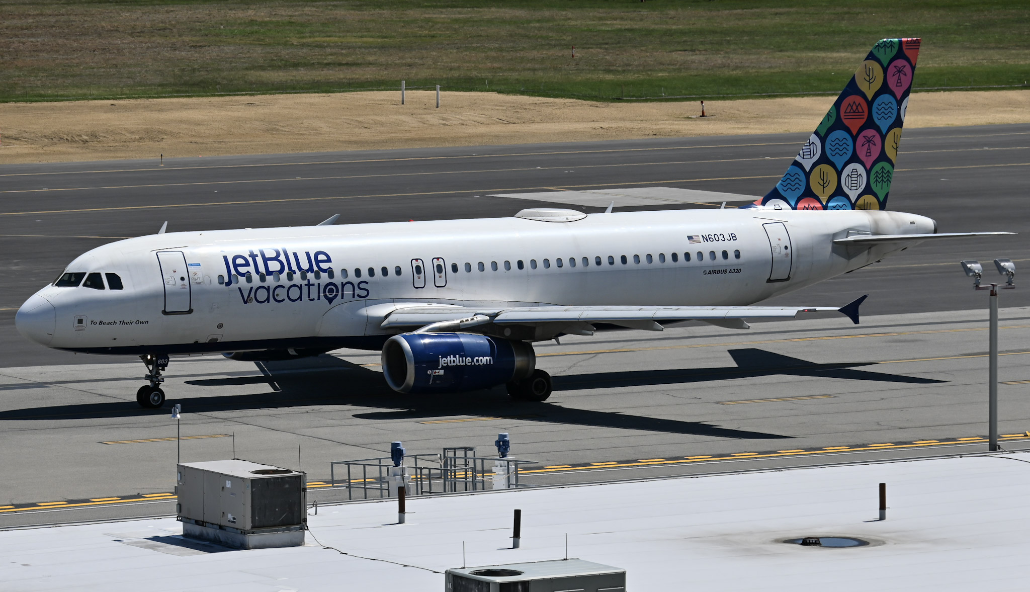 Full size: JetBlue Airways Airbus A320 N603JB at Theodore Francis Green State Airport