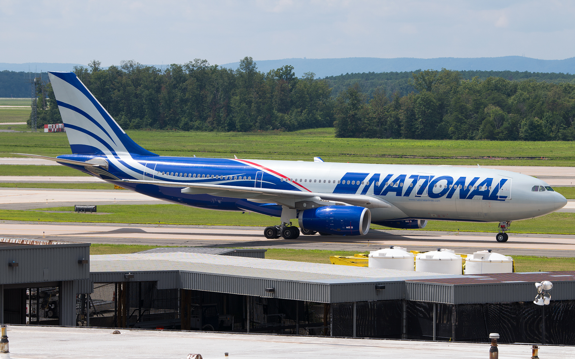 Full size: National Airlines Airbus A330-200 N819CA at Washington Dulles International Airport